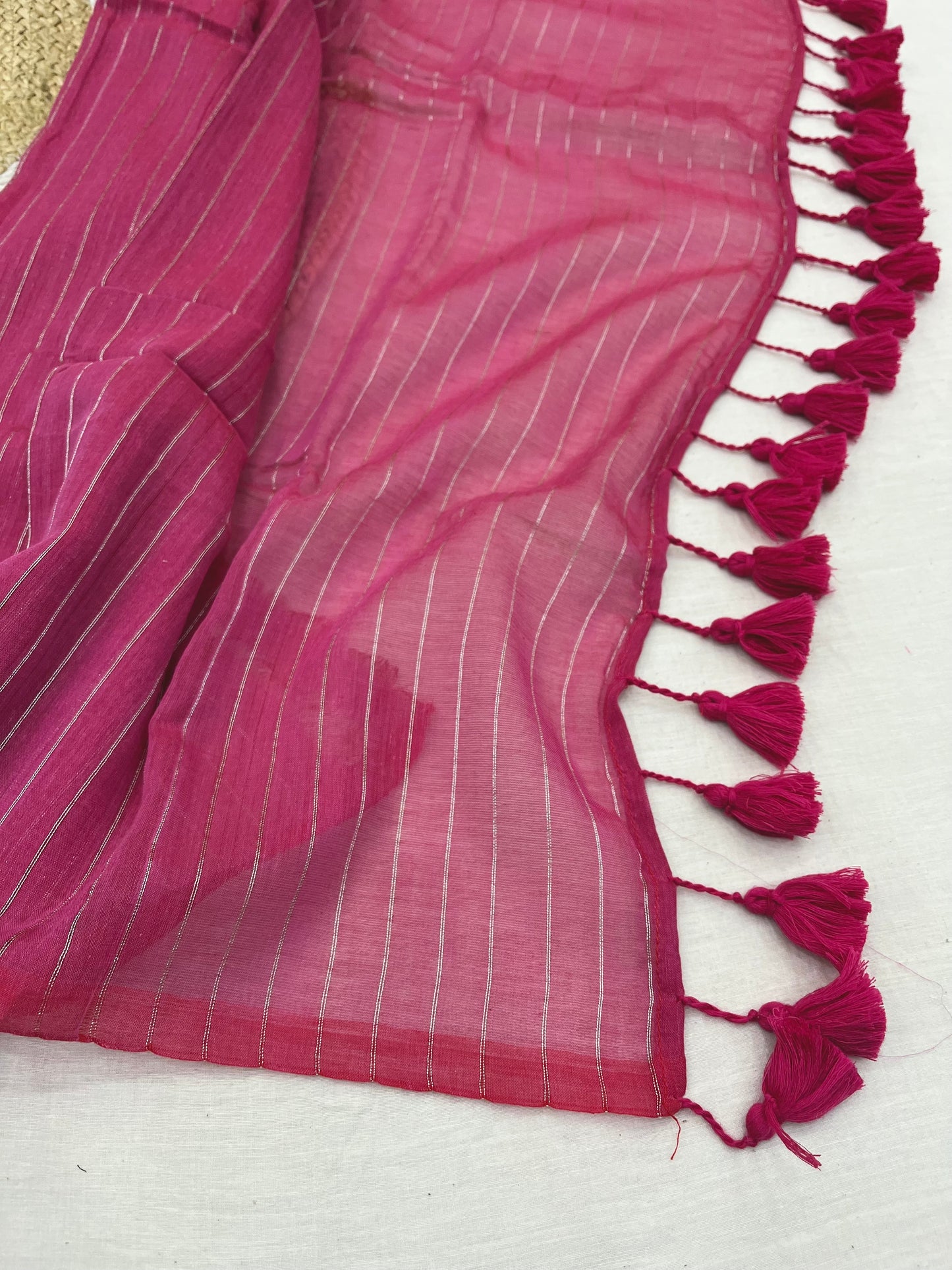 Gulaal Zari Lines Mulmul Saree