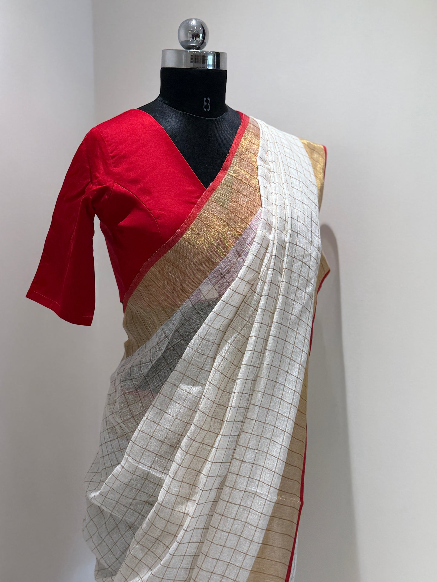 Chandrika Kasavu Linen Saree