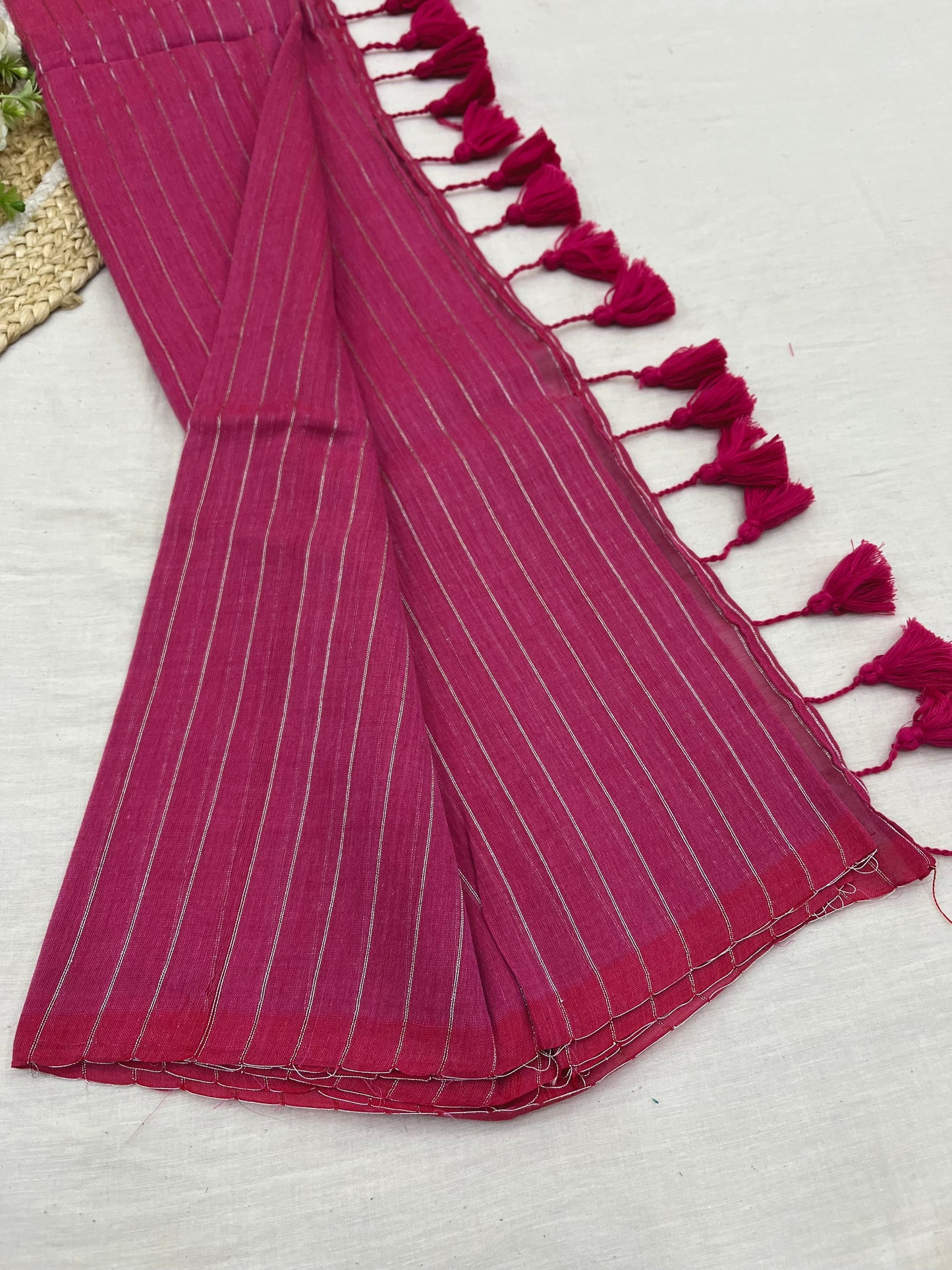 Gulaal Zari Lines Mulmul Saree