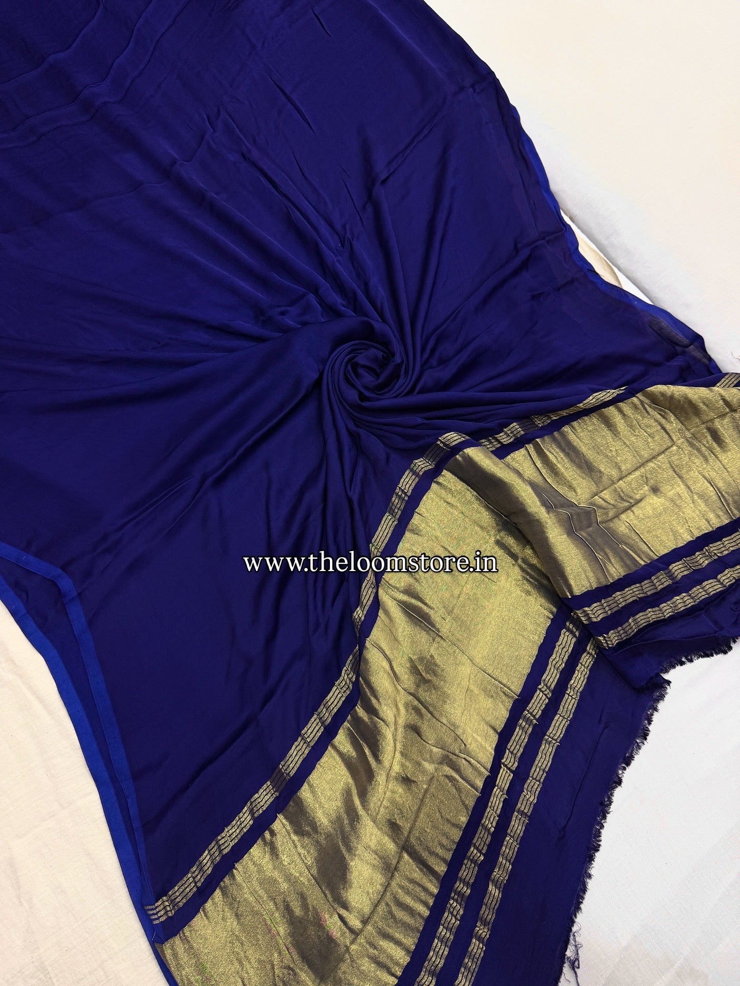 Neelanjana Modal Silk Plain Saree Blouse Set