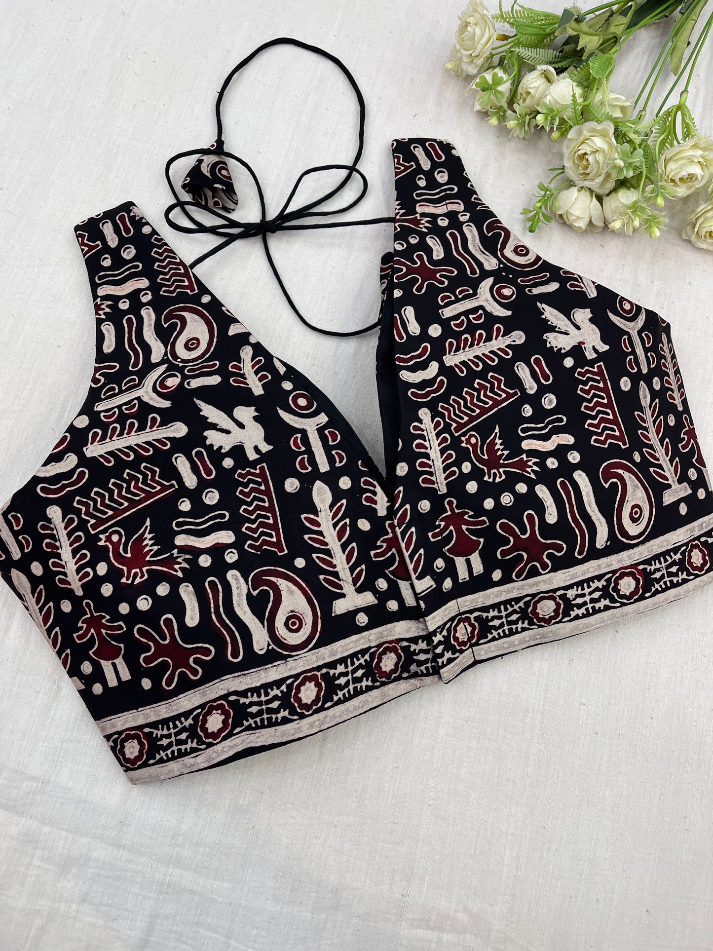 Cream Garnett Badam Ajrakh Saree Blouse Set m