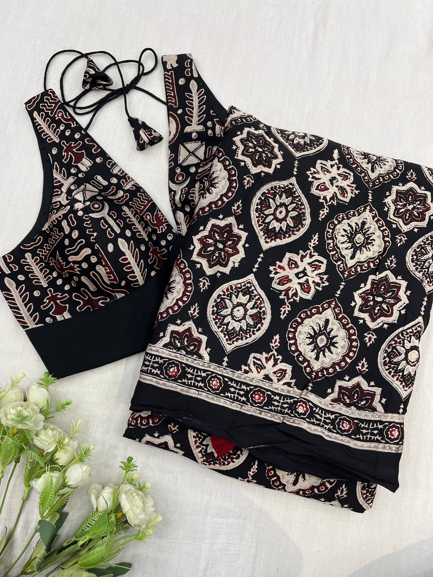 Cream Garnett Badam Ajrakh Saree Blouse Set m