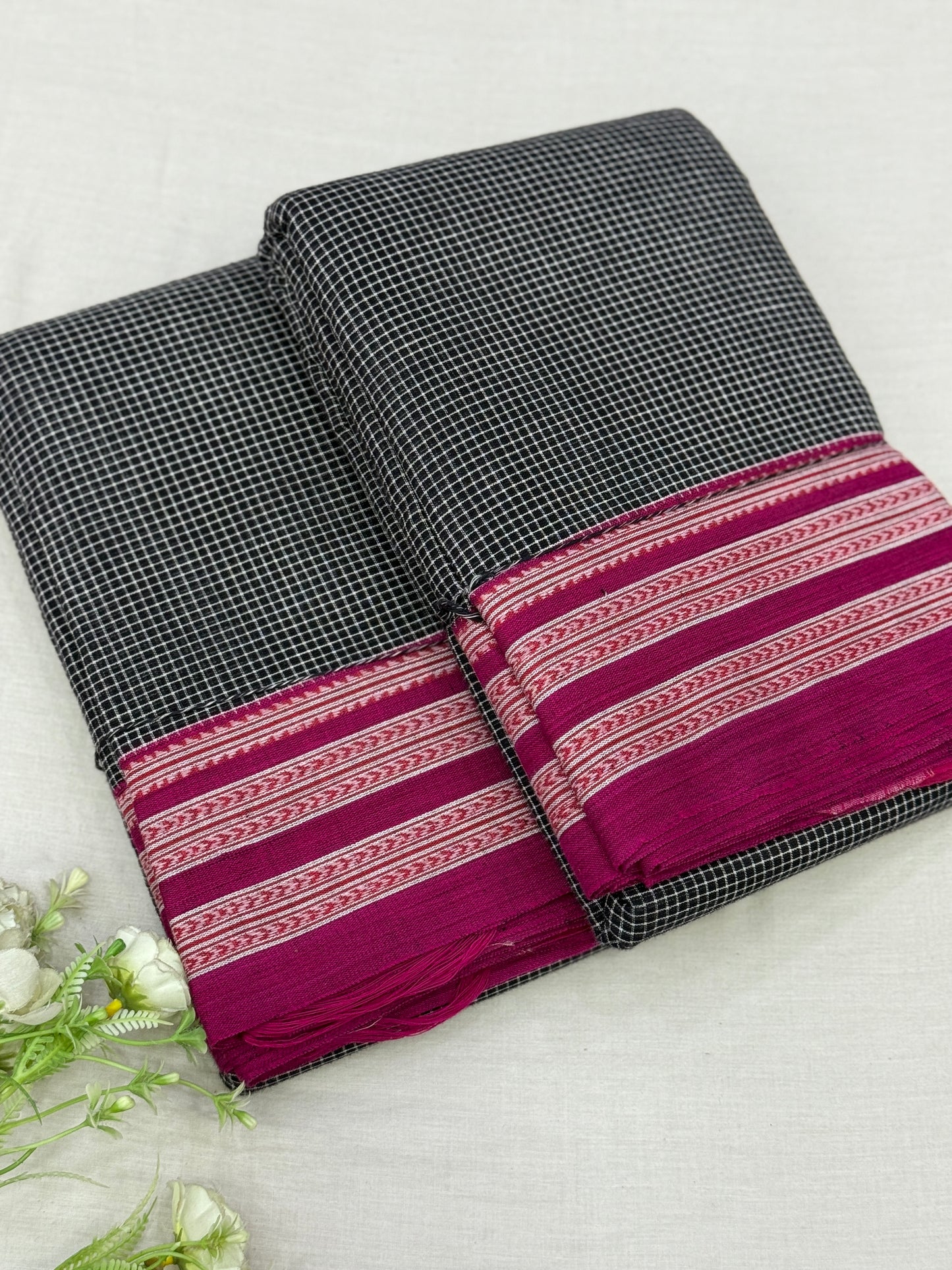 Black Hot Pink Gomi Teni Patteda Anchu Saree