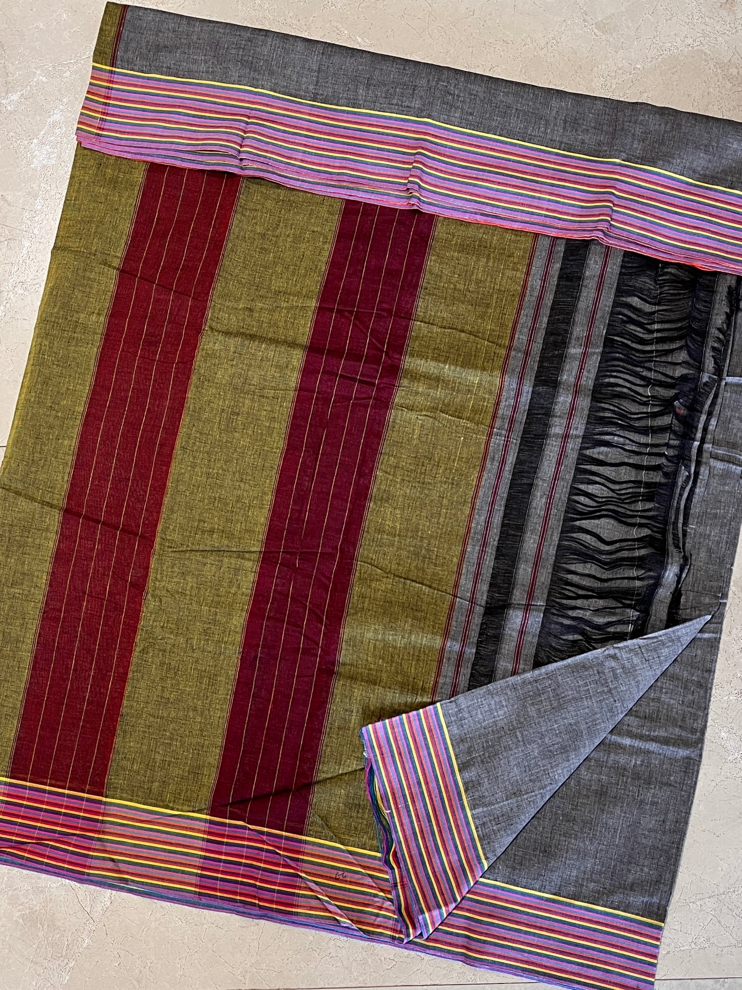 Grey Patteda Anchu Saree With Multicoloured Border