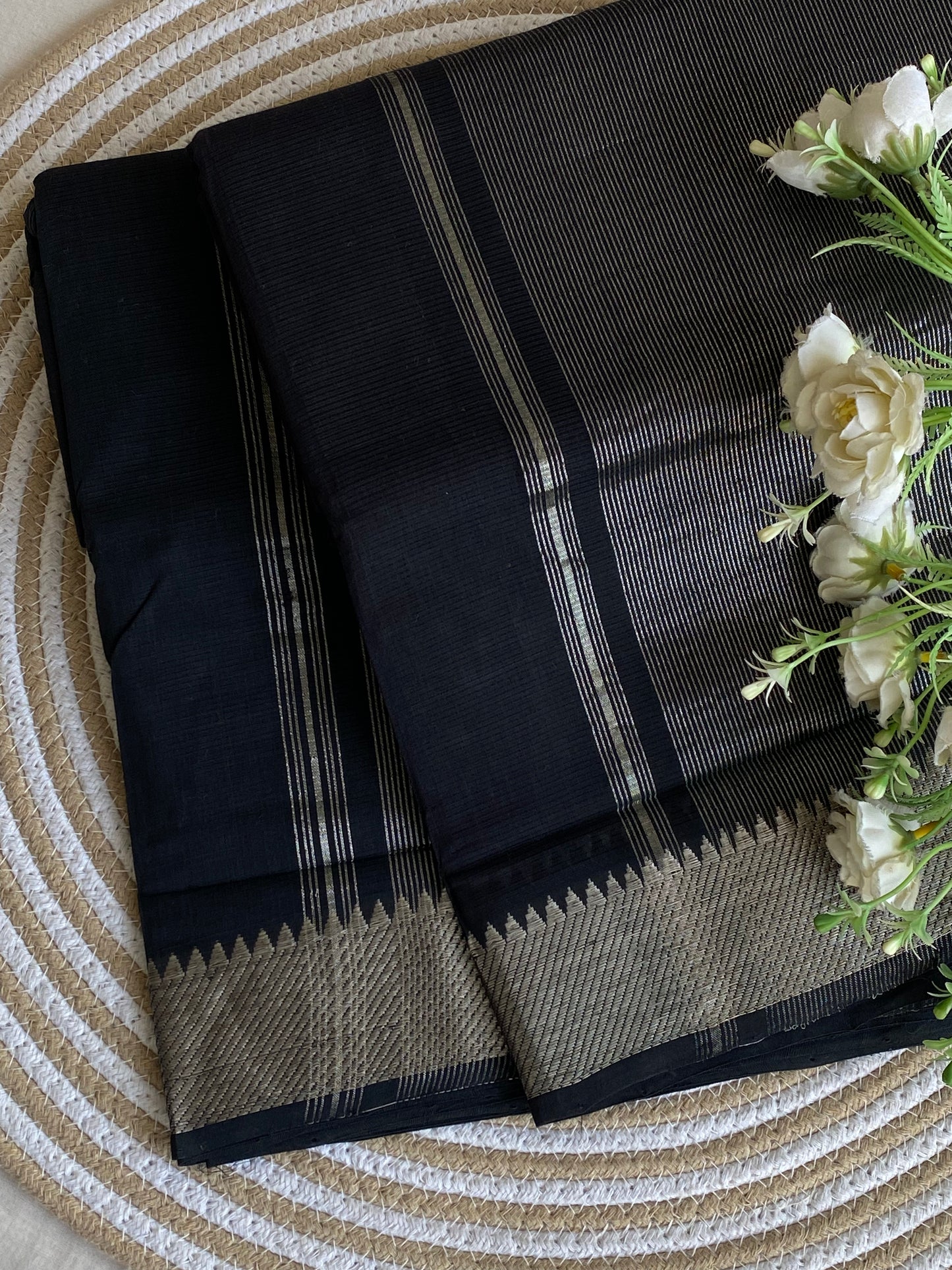 Silver Border Mangalgiri Saree 10