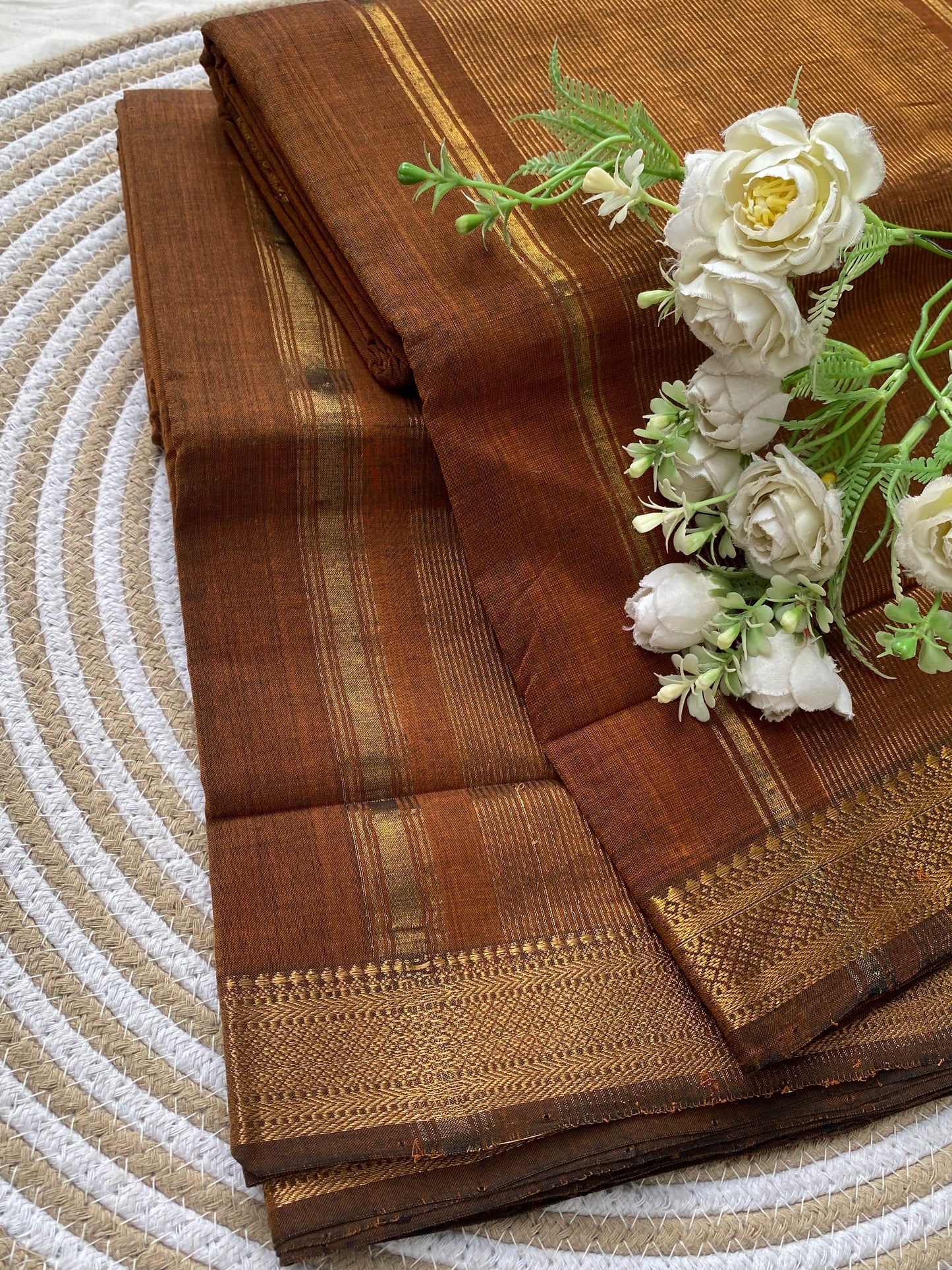 Nizam Golden Border Mangalgiri Saree 07