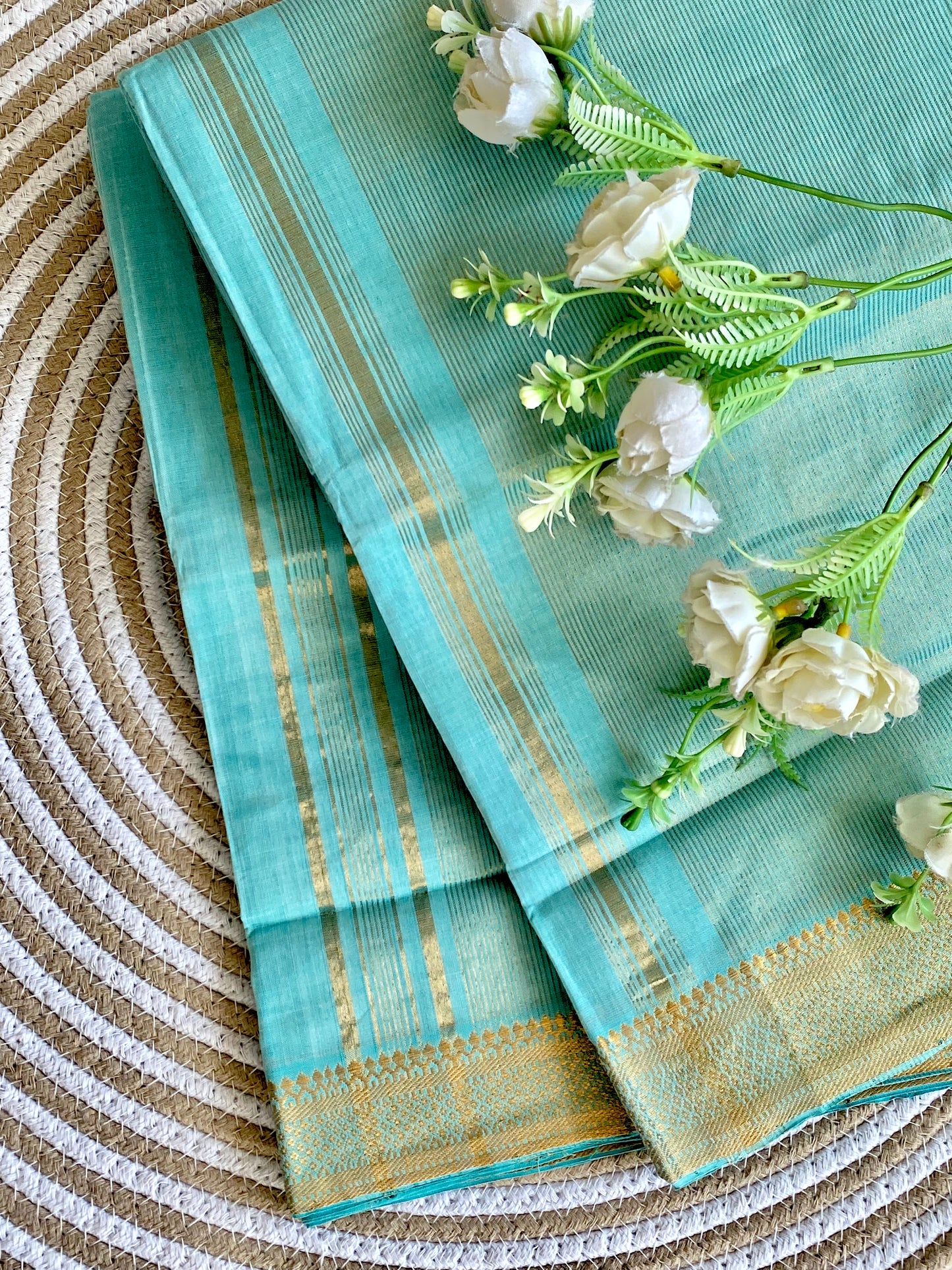 Nizam Golden Border Mangalgiri Saree 12