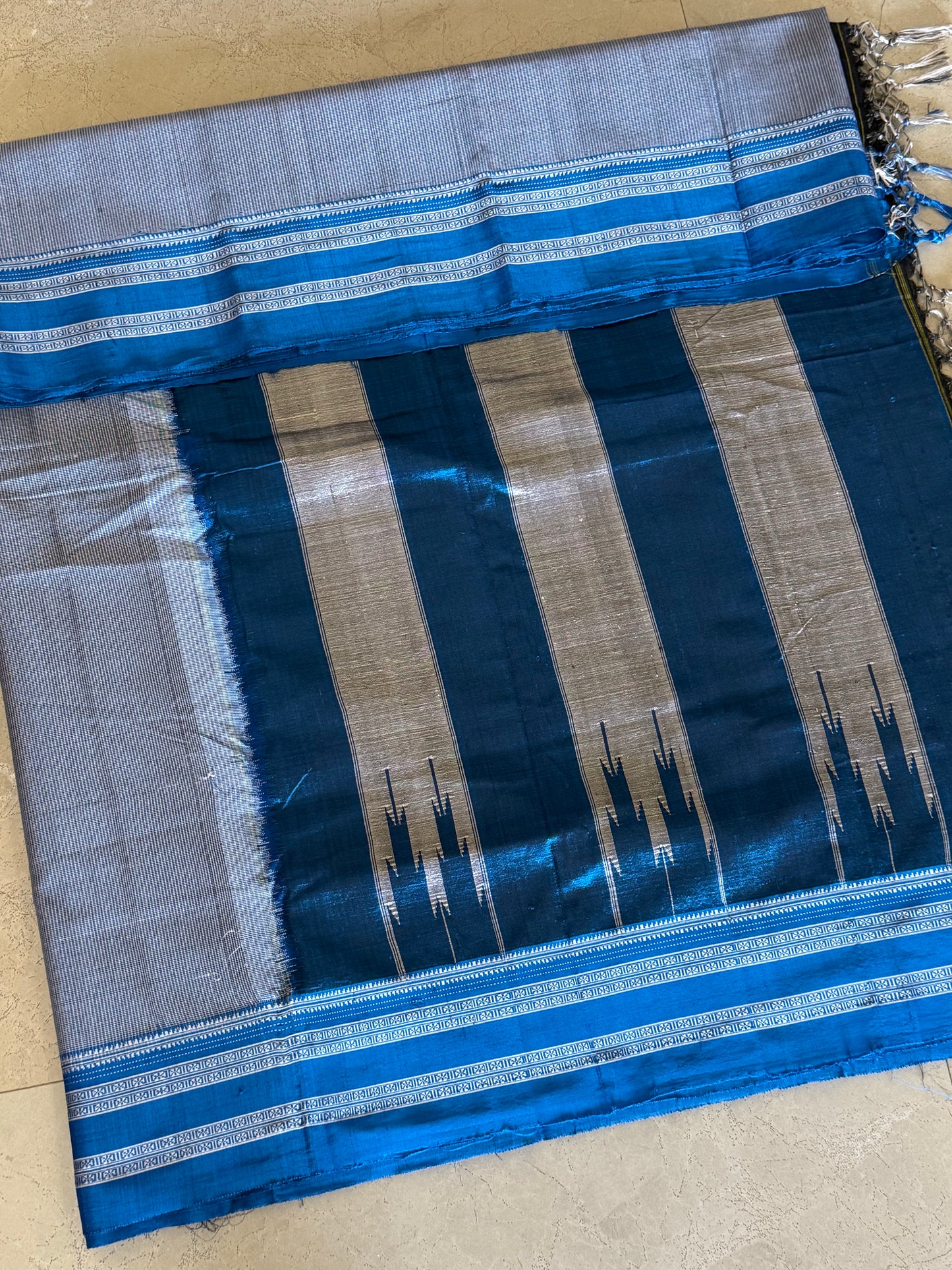 Handloom ilkal Blue-Grey Kondi Checks Cotton Saree