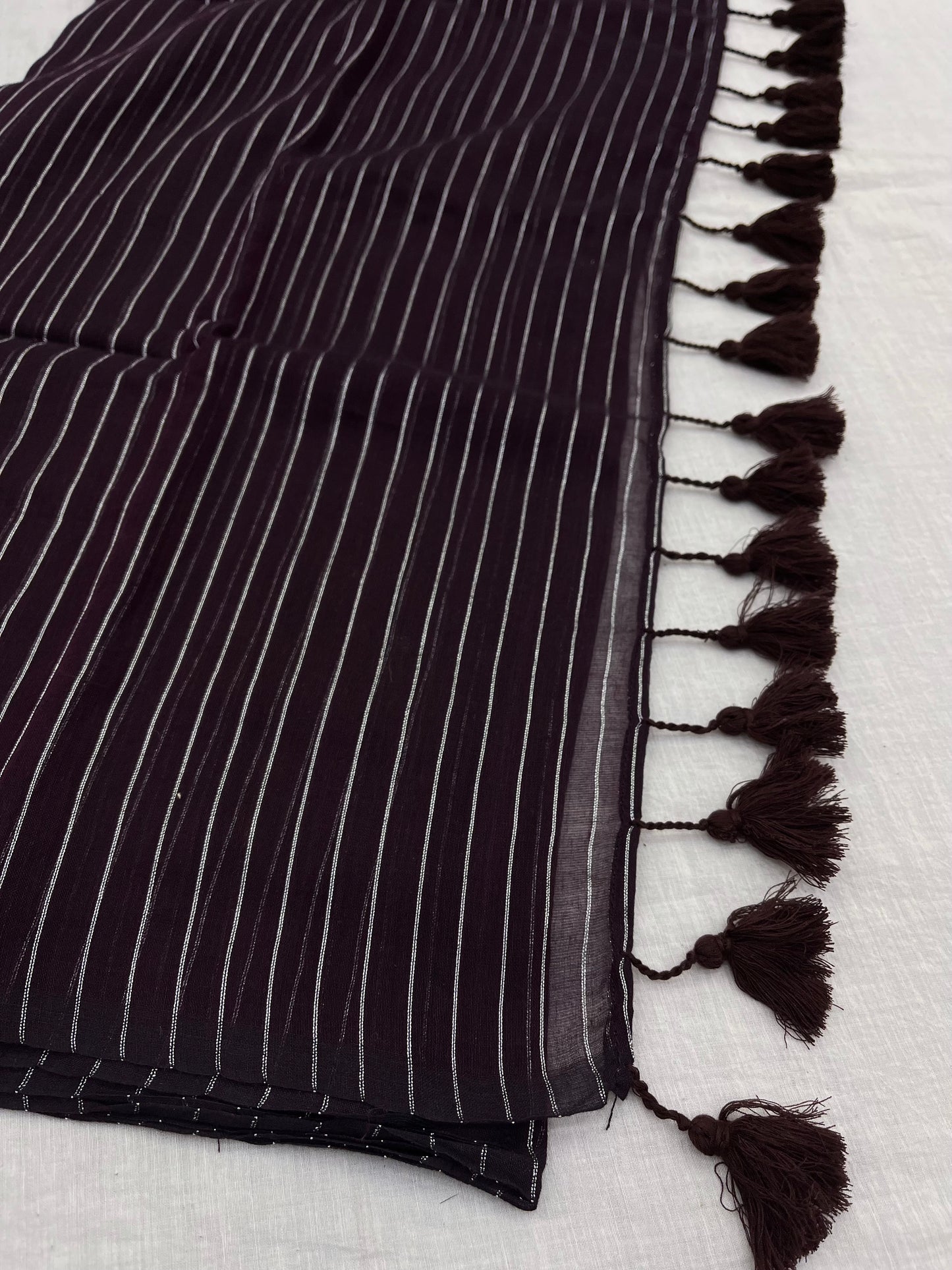 Garnett Zari Lines Mulmul Saree