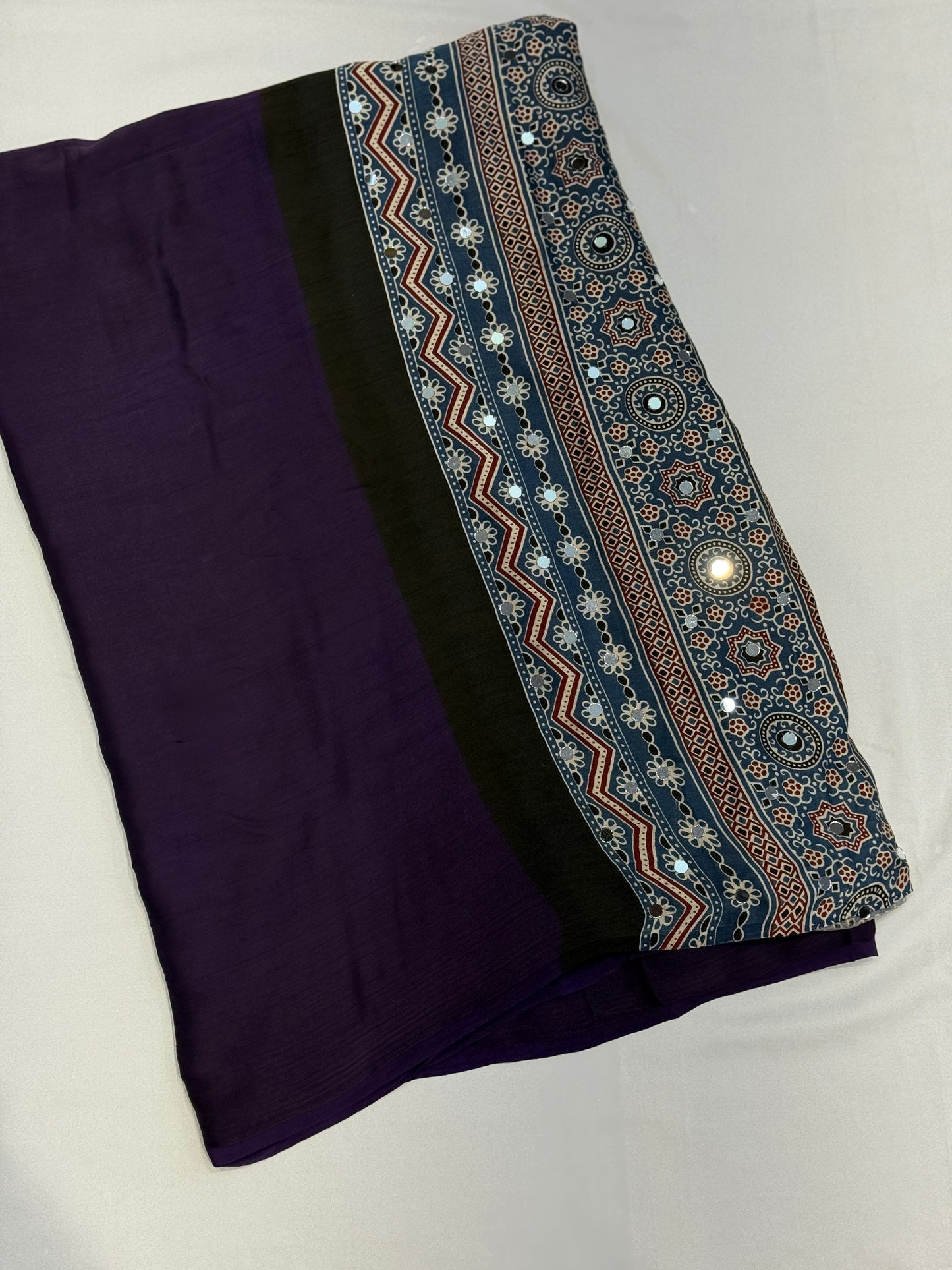 Ajrakh Plain Glued Mirror Work Saree 04