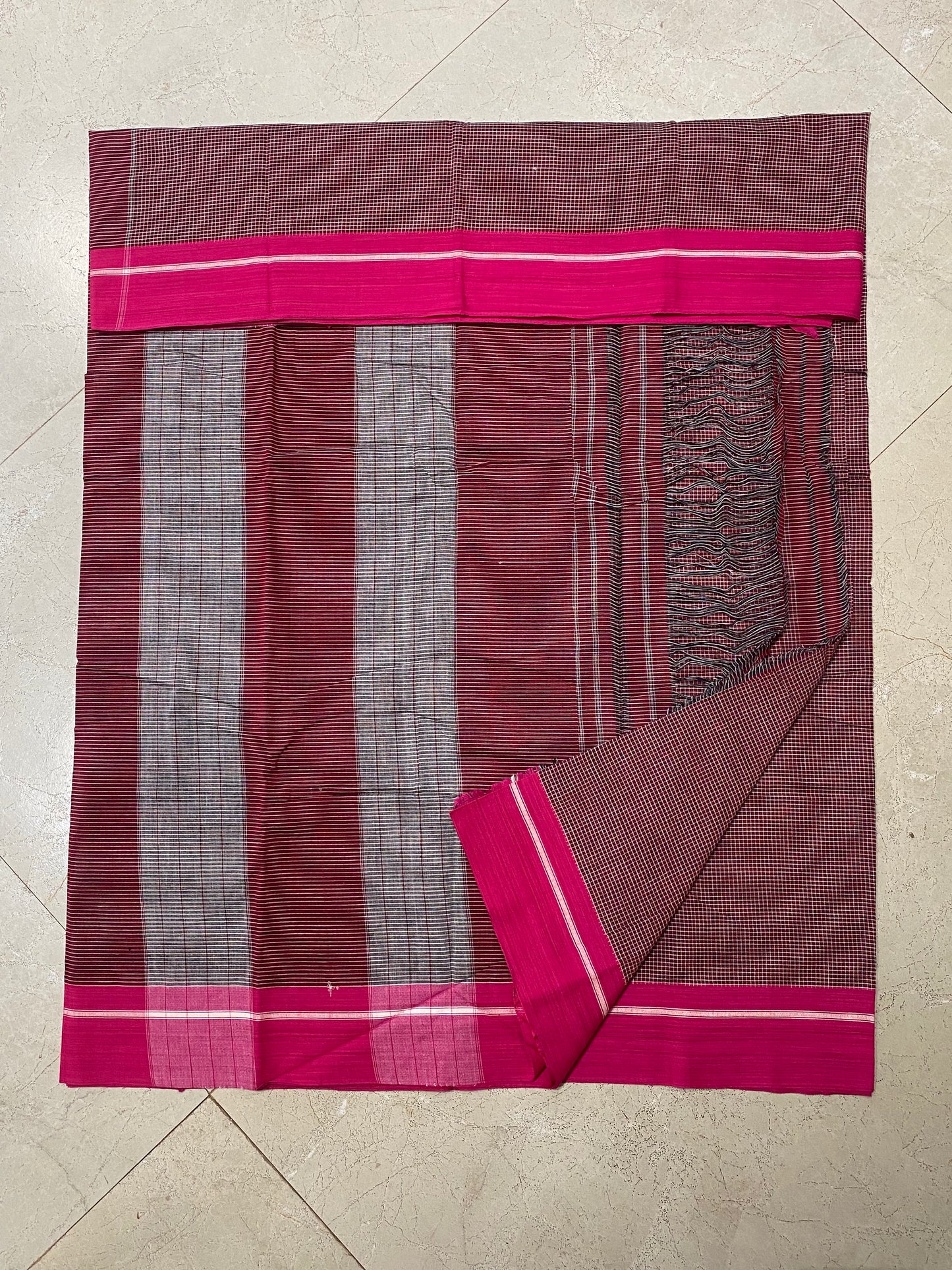 Brown Patteda Anchu Saree With Pink Border