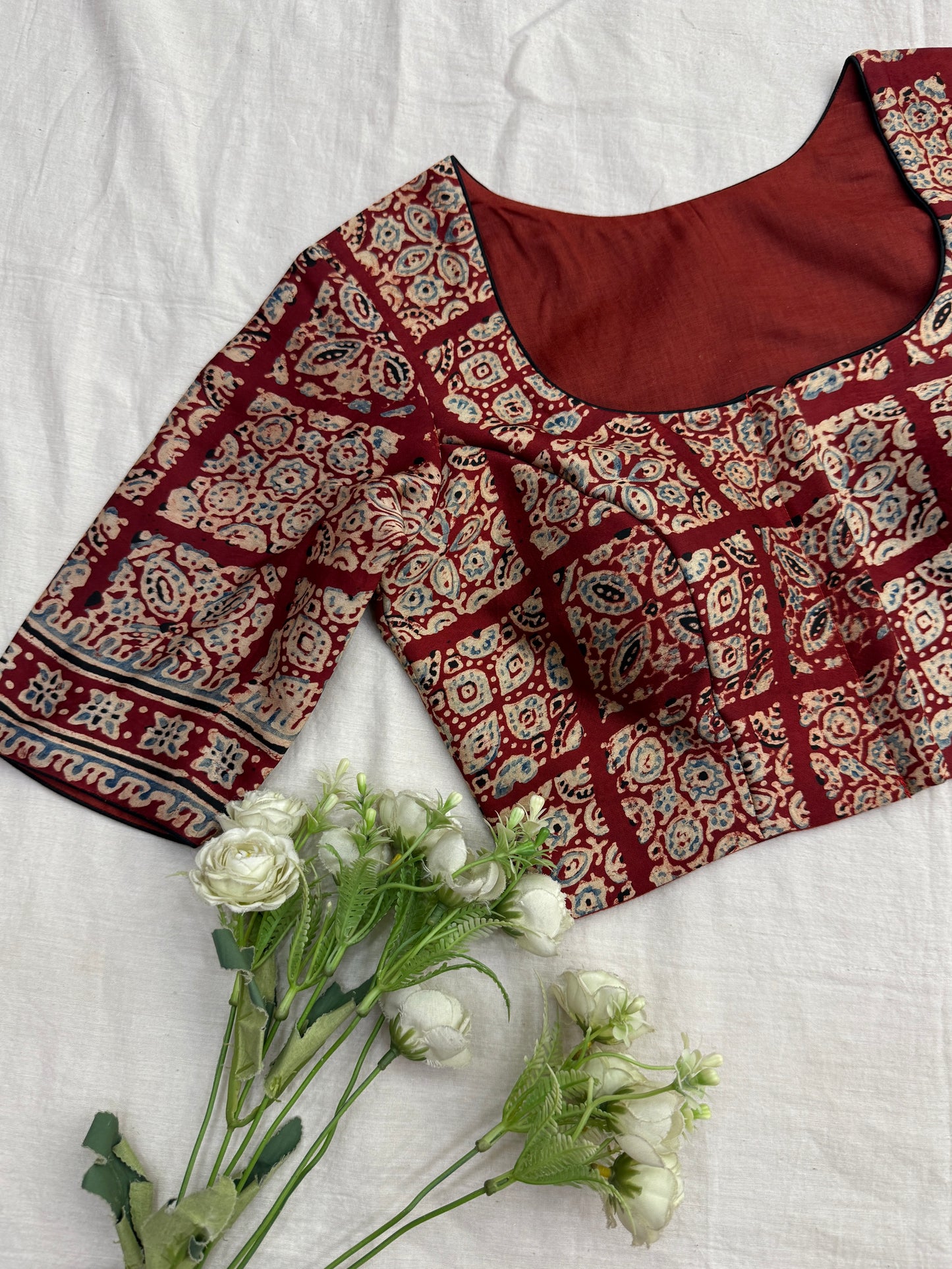 Raag-e-Butta Ajrakh Saree Blouse Combo Set
