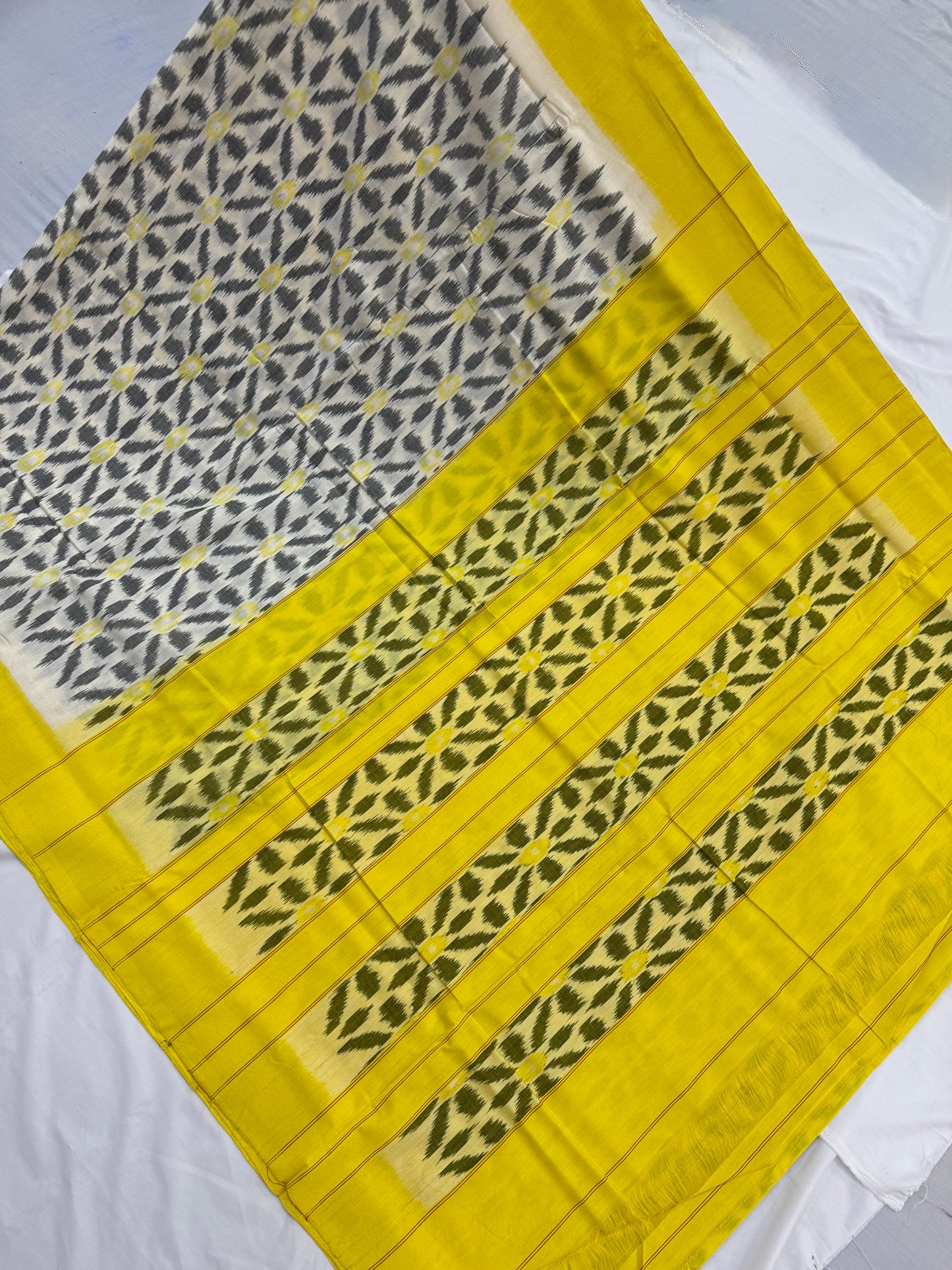 Handloom Single Ikkat Saree 02