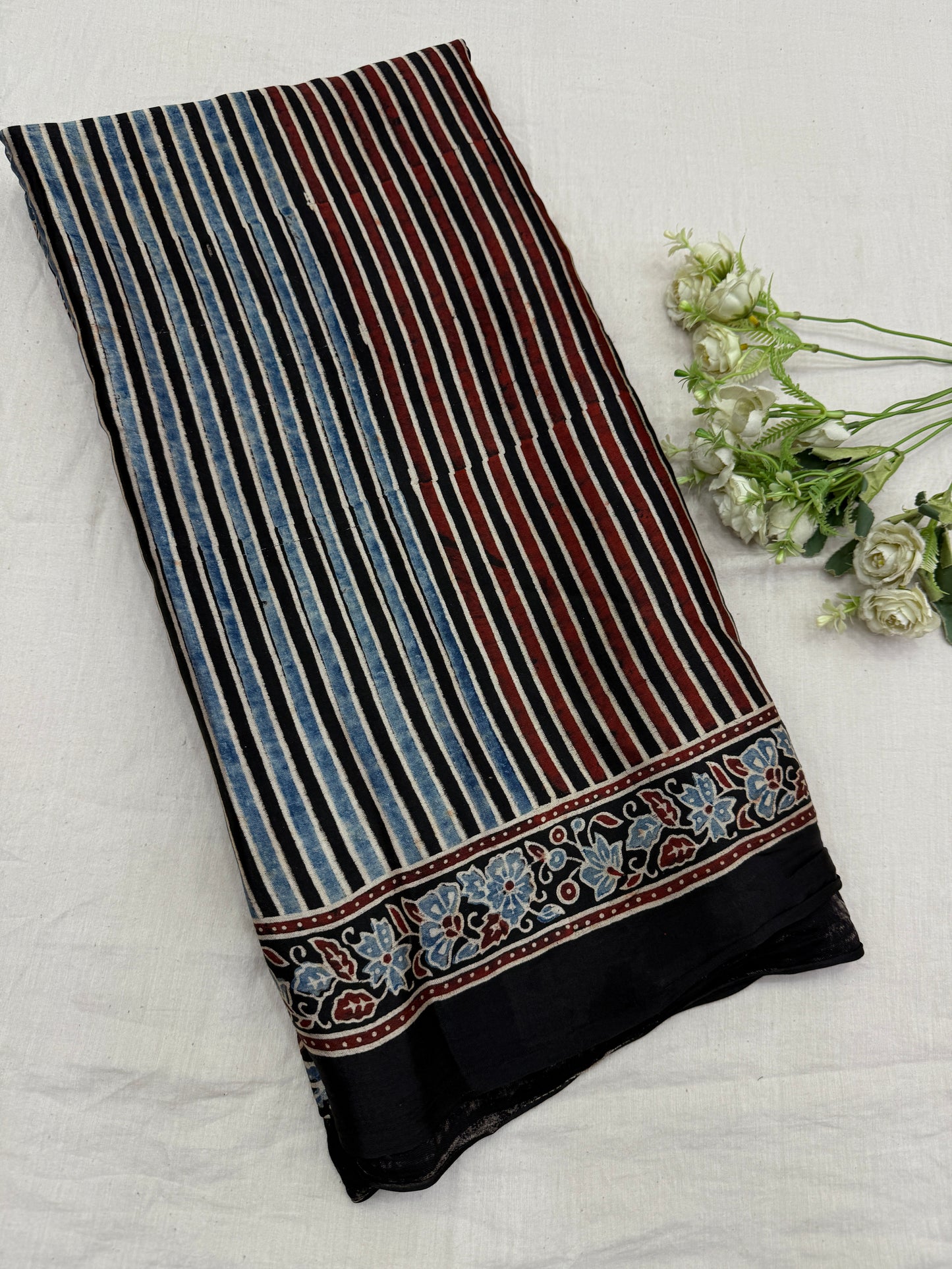 Ajrakh Lagdi Zari Pallu Saree 08