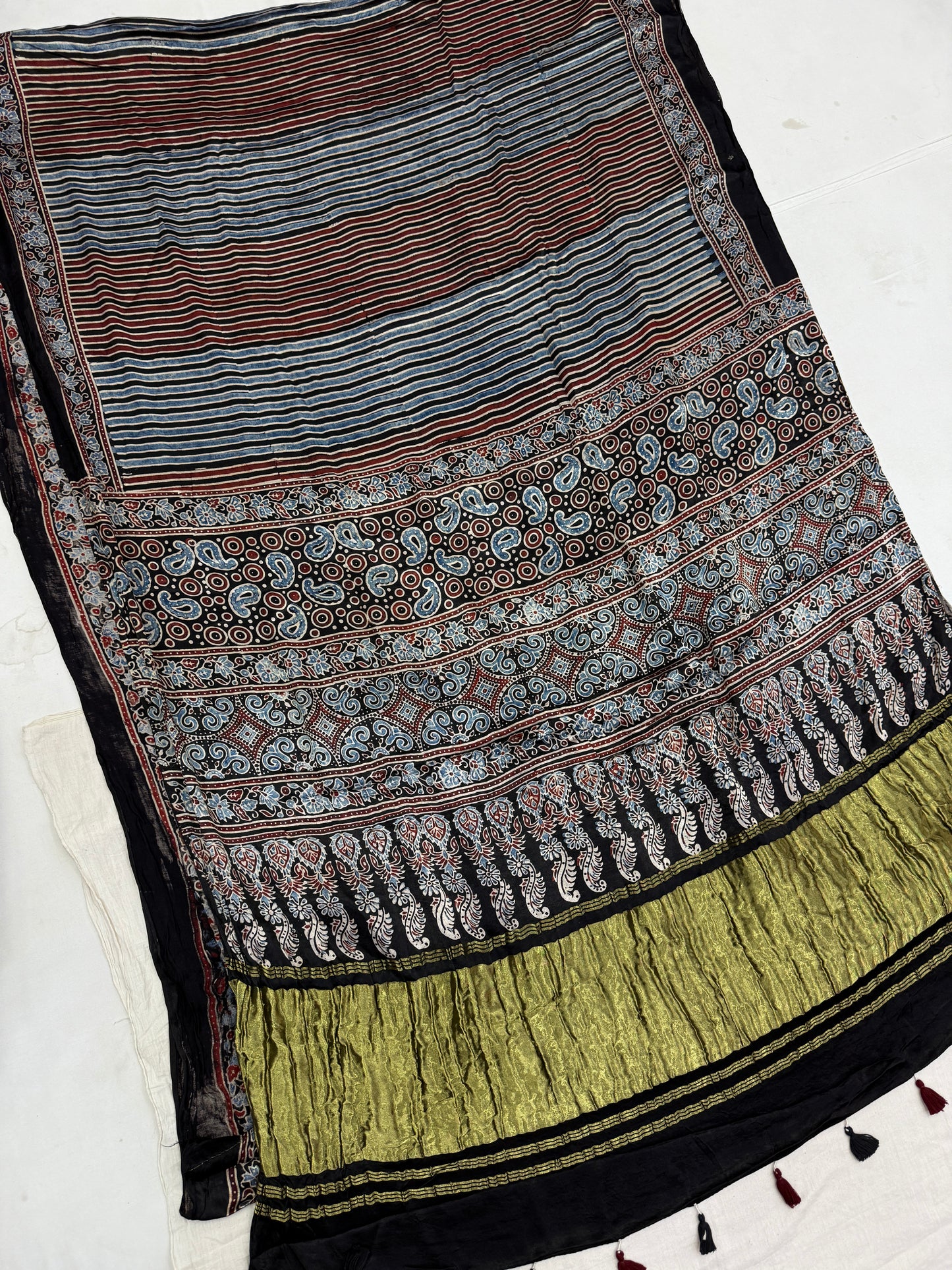 Ajrakh Lagdi Zari Pallu Saree 08