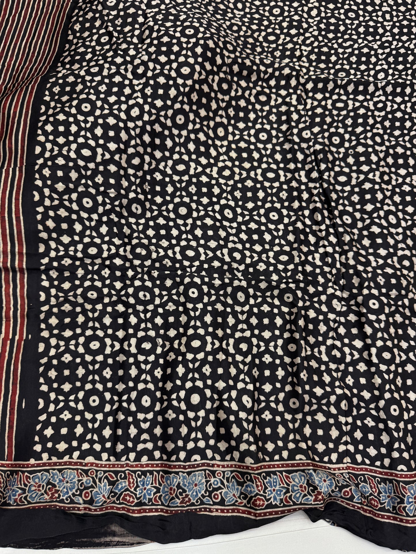 Ajrakh Lagdi Zari Pallu Saree 08