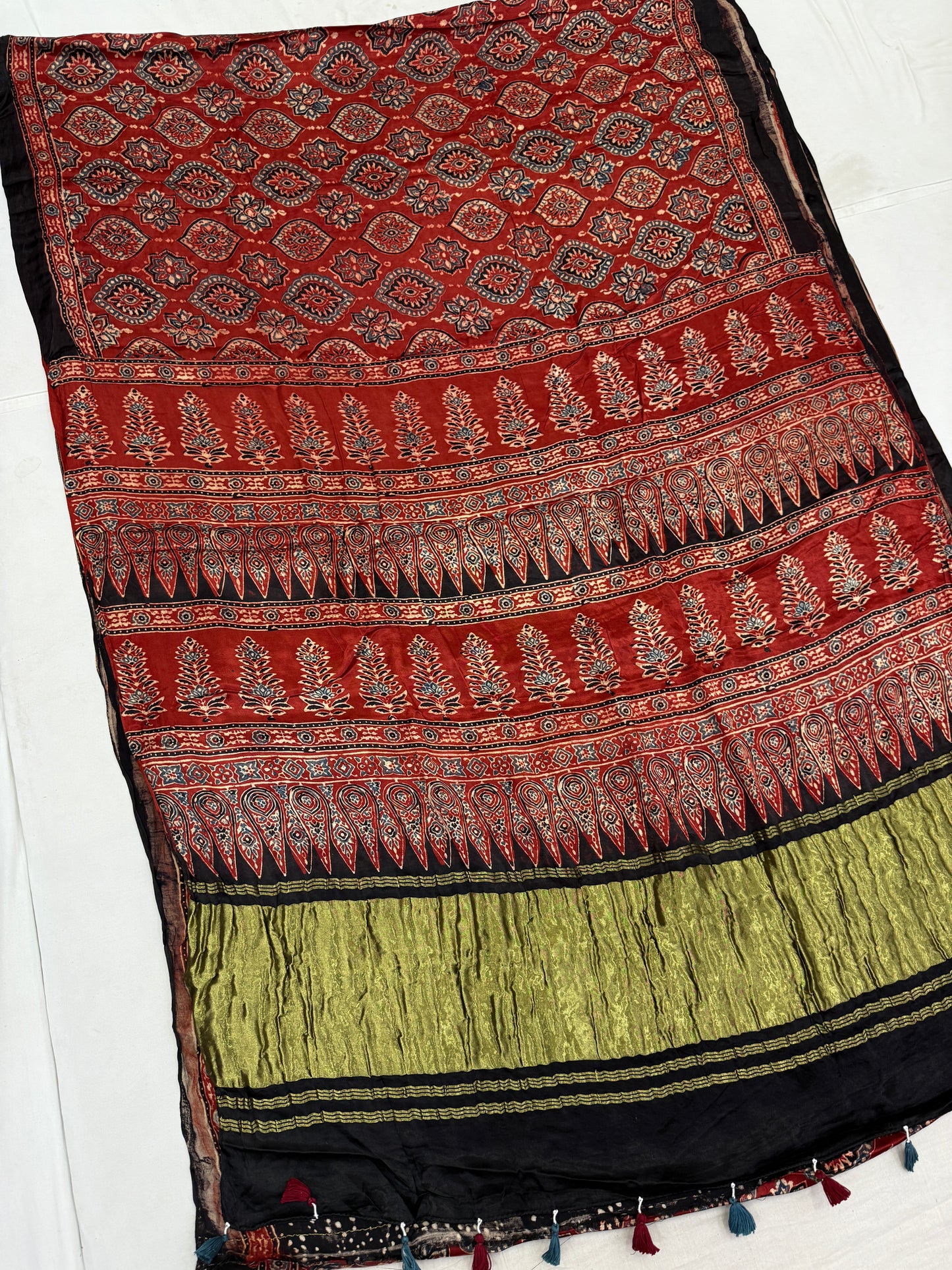 Ajrakh Lagdi Zari Pallu Saree 12