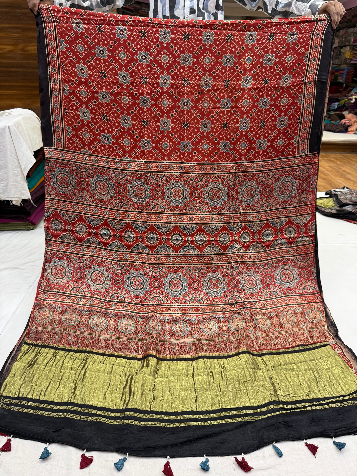 Ajrakh Lagdi Zari Pallu Saree 15