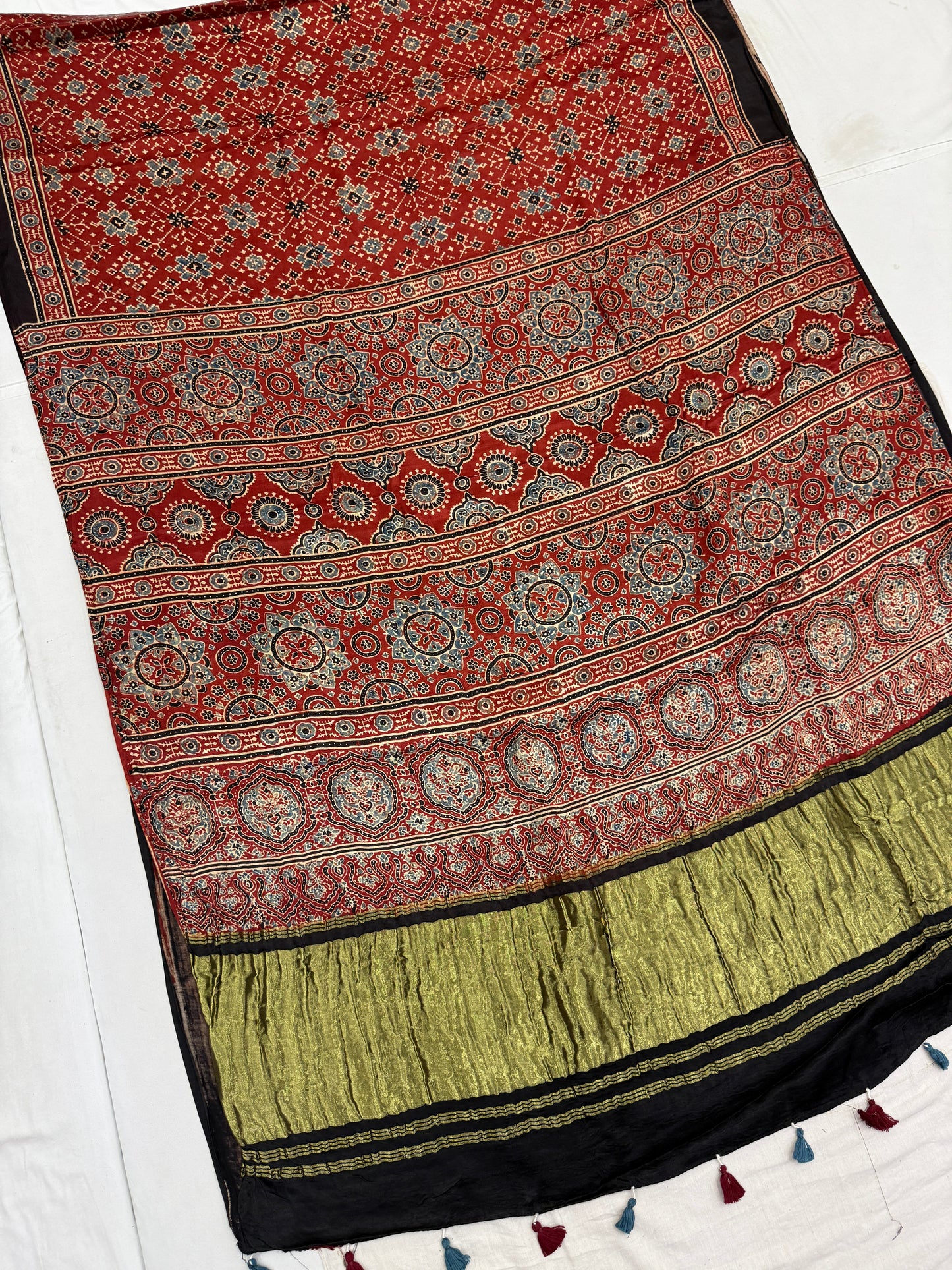 Ajrakh Lagdi Zari Pallu Saree 15