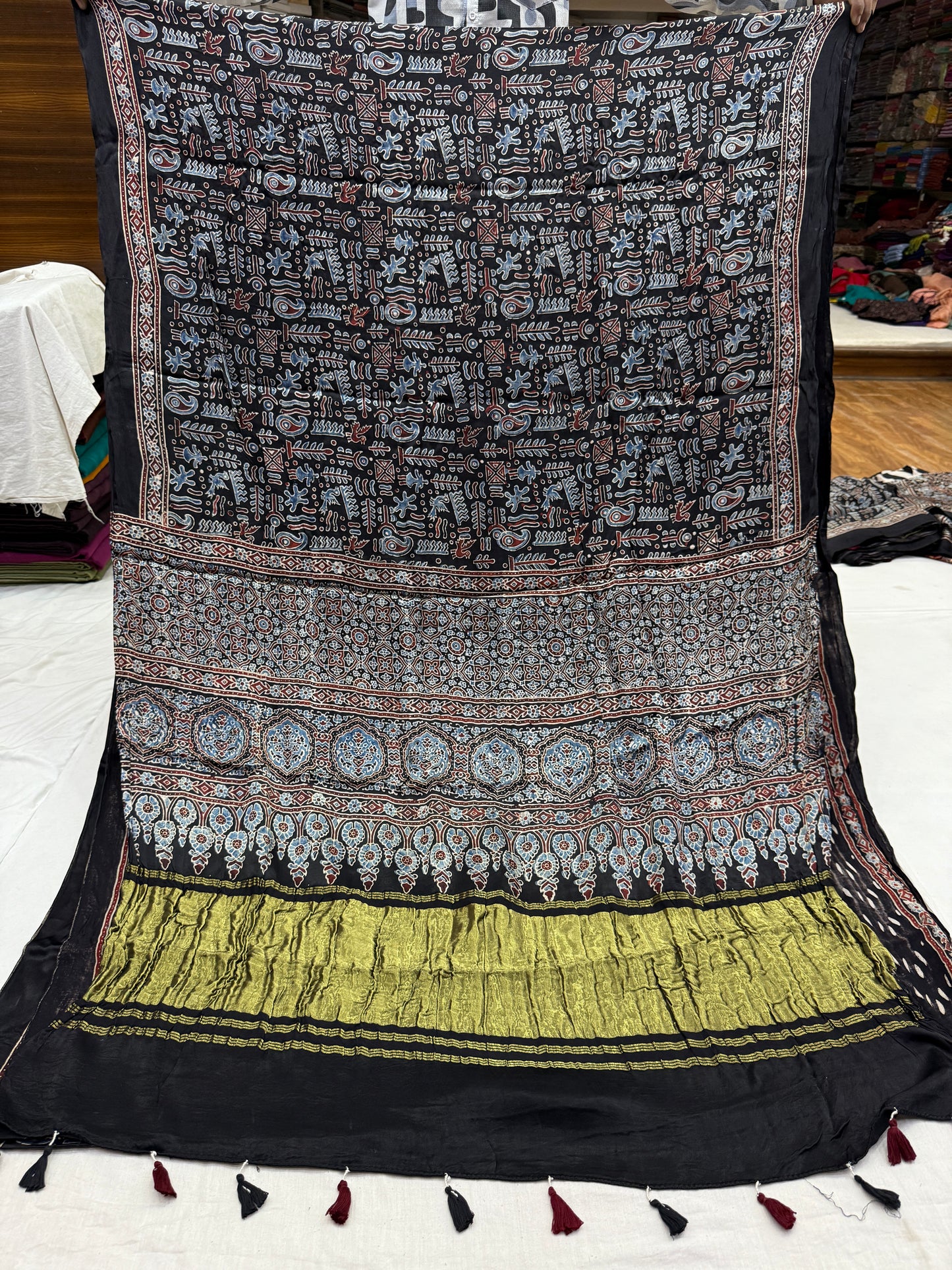 Ajrakh Lagdi Zari Pallu Saree 10