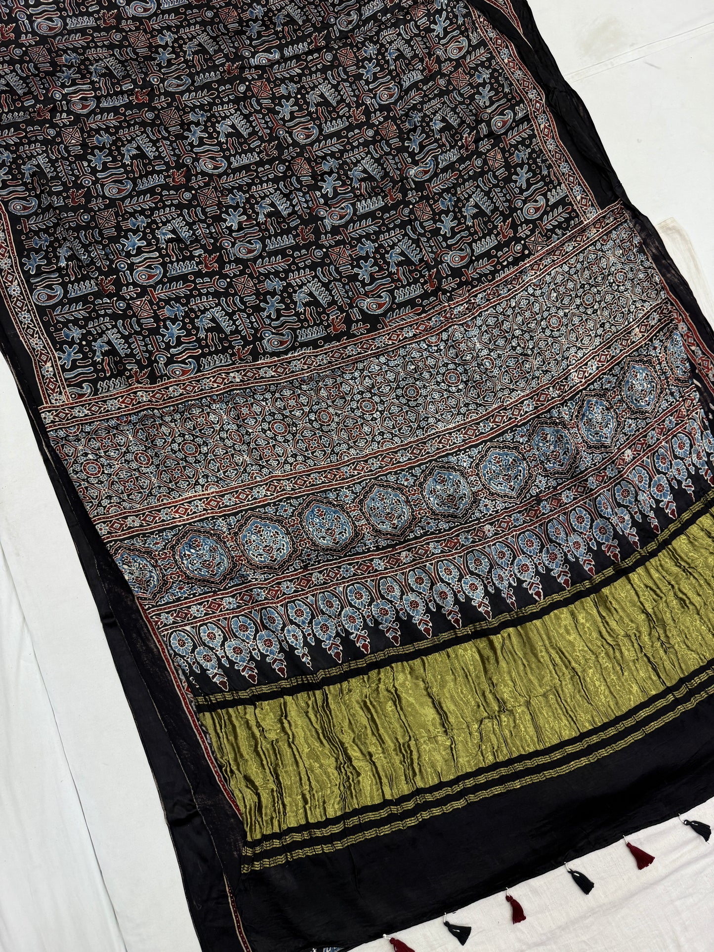 Ajrakh Lagdi Zari Pallu Saree 10