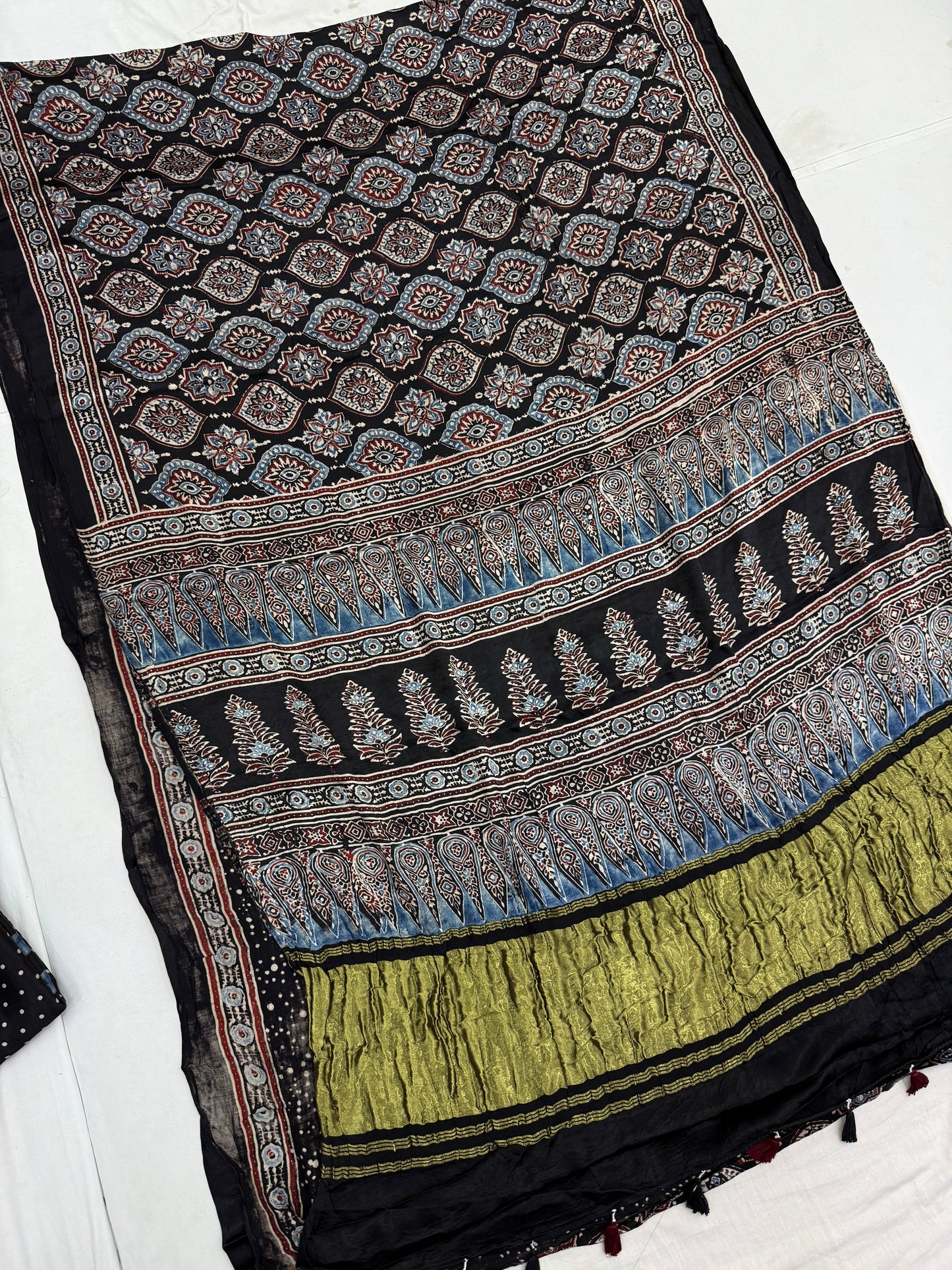 Ajrakh Lagdi Zari Pallu Saree 11