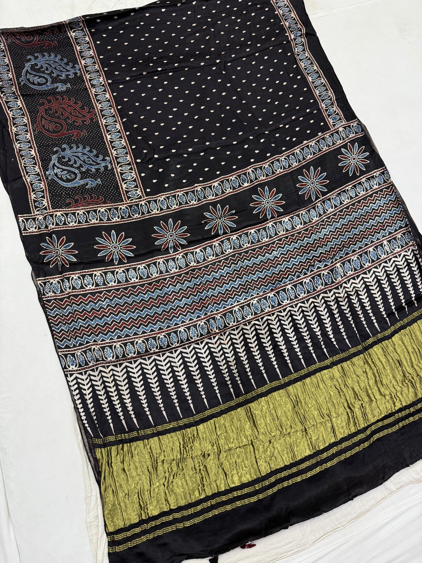 Ajrakh Lagdi Zari Pallu Saree 22