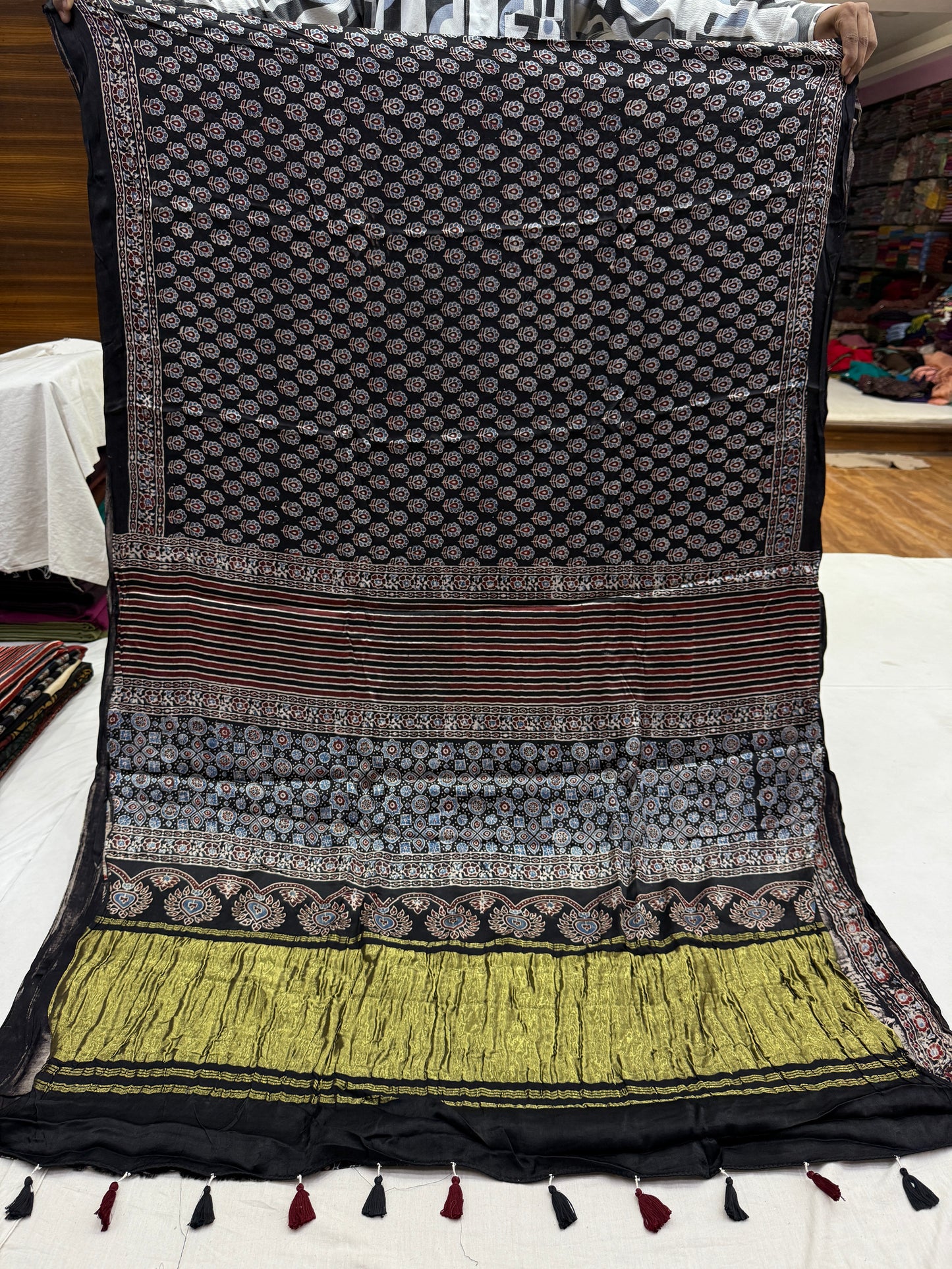 Ajrakh Lagdi Zari Pallu Saree 21