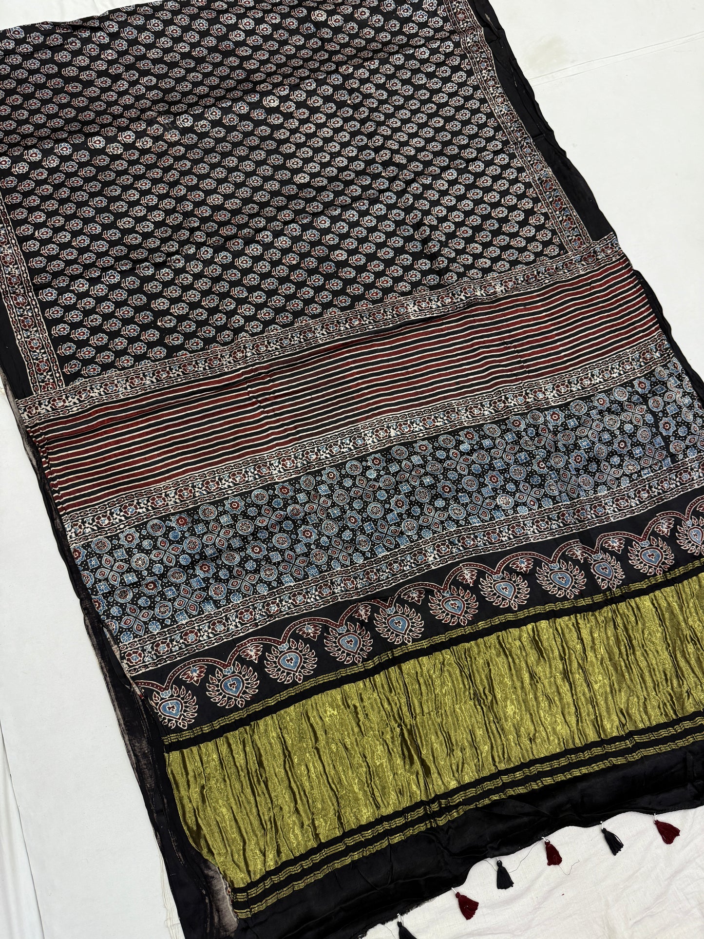 Ajrakh Lagdi Zari Pallu Saree 21
