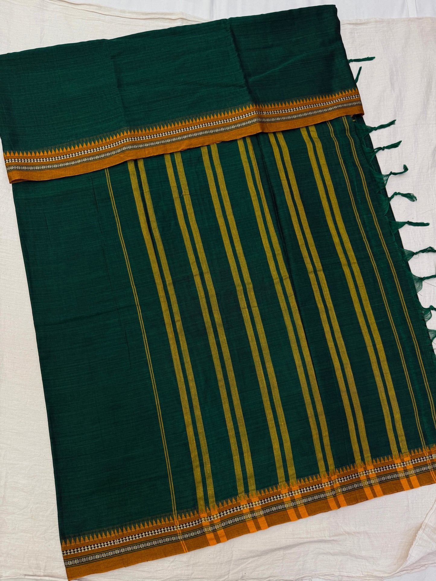 Green Mustard Temple Narayanpet Cotton Saree Blouse Set