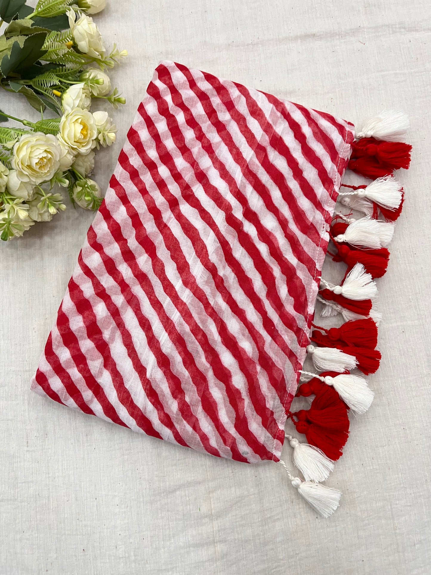 Red White Lehriya Mulmul Saree