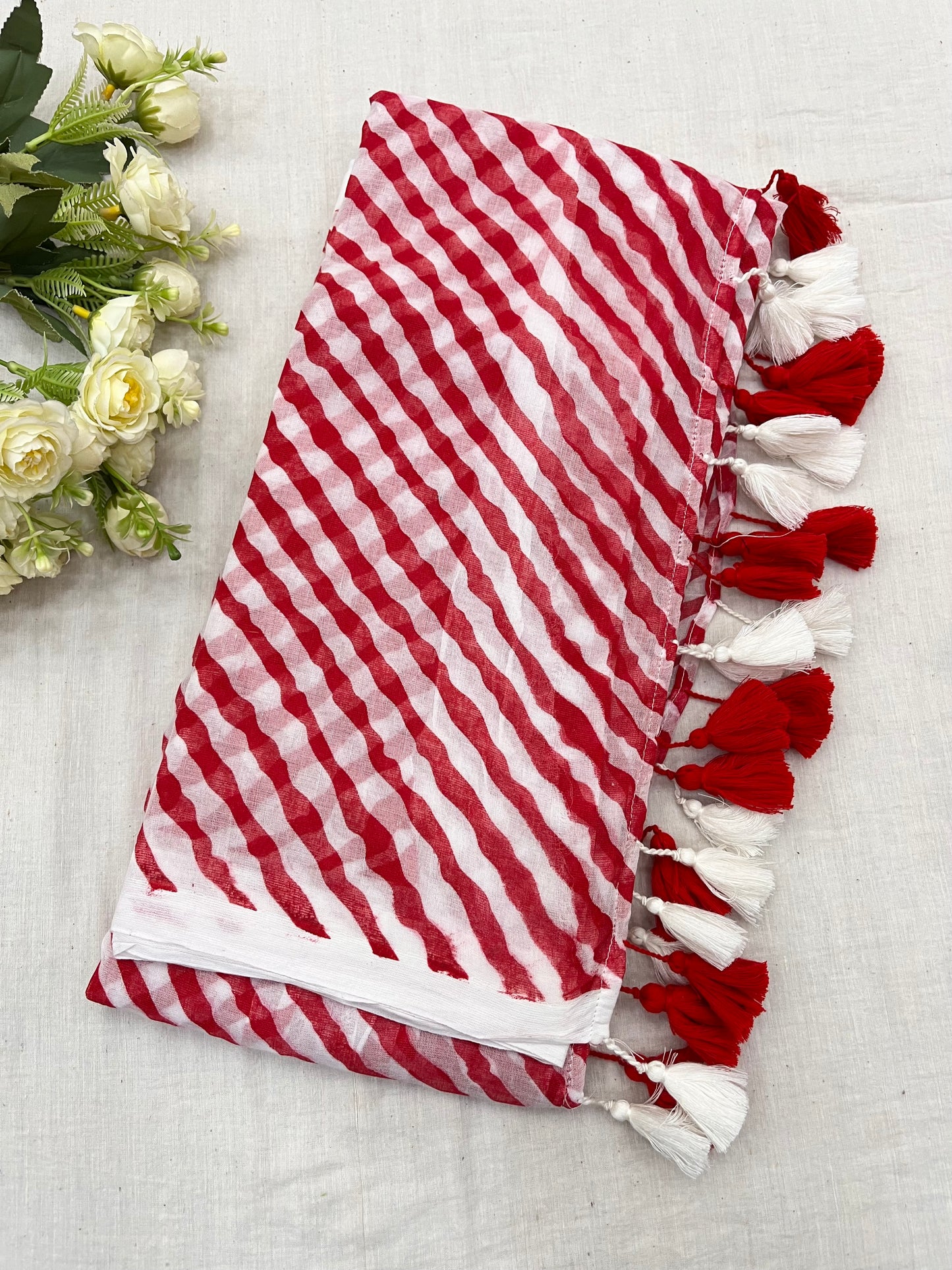 Red White Lehriya Mulmul Saree