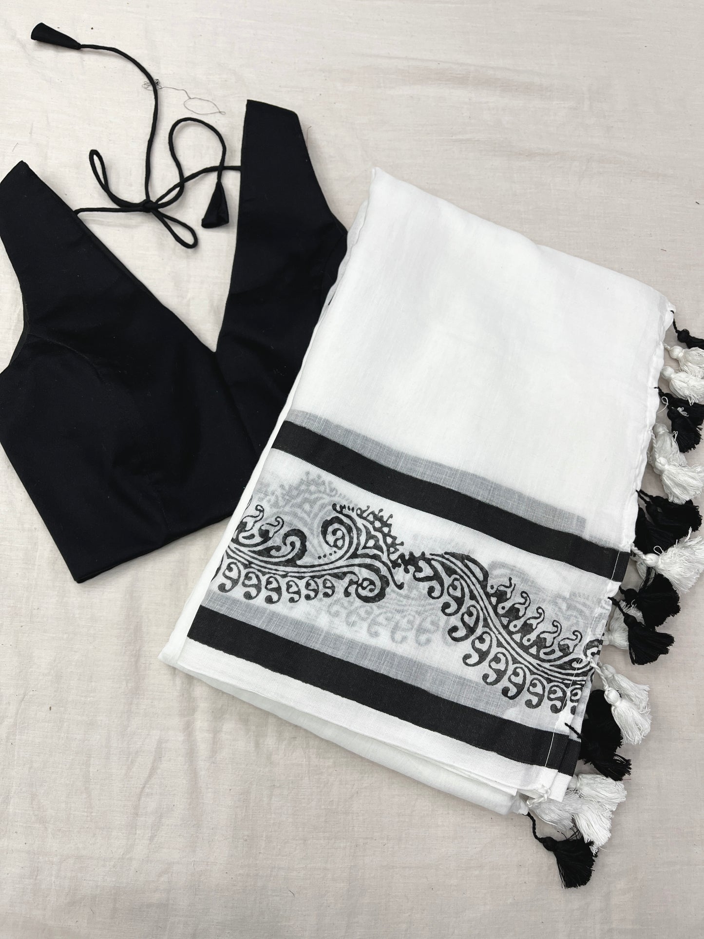 White & Black Acrylic Cotton Saree Blouse Combo Set