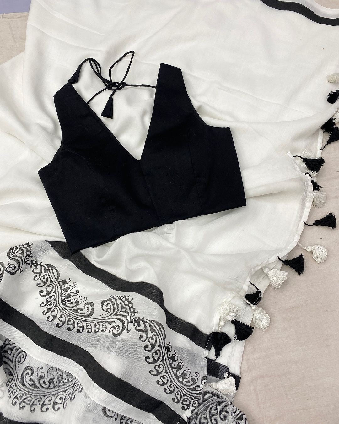 White & Black Acrylic Cotton Saree Blouse Combo Set