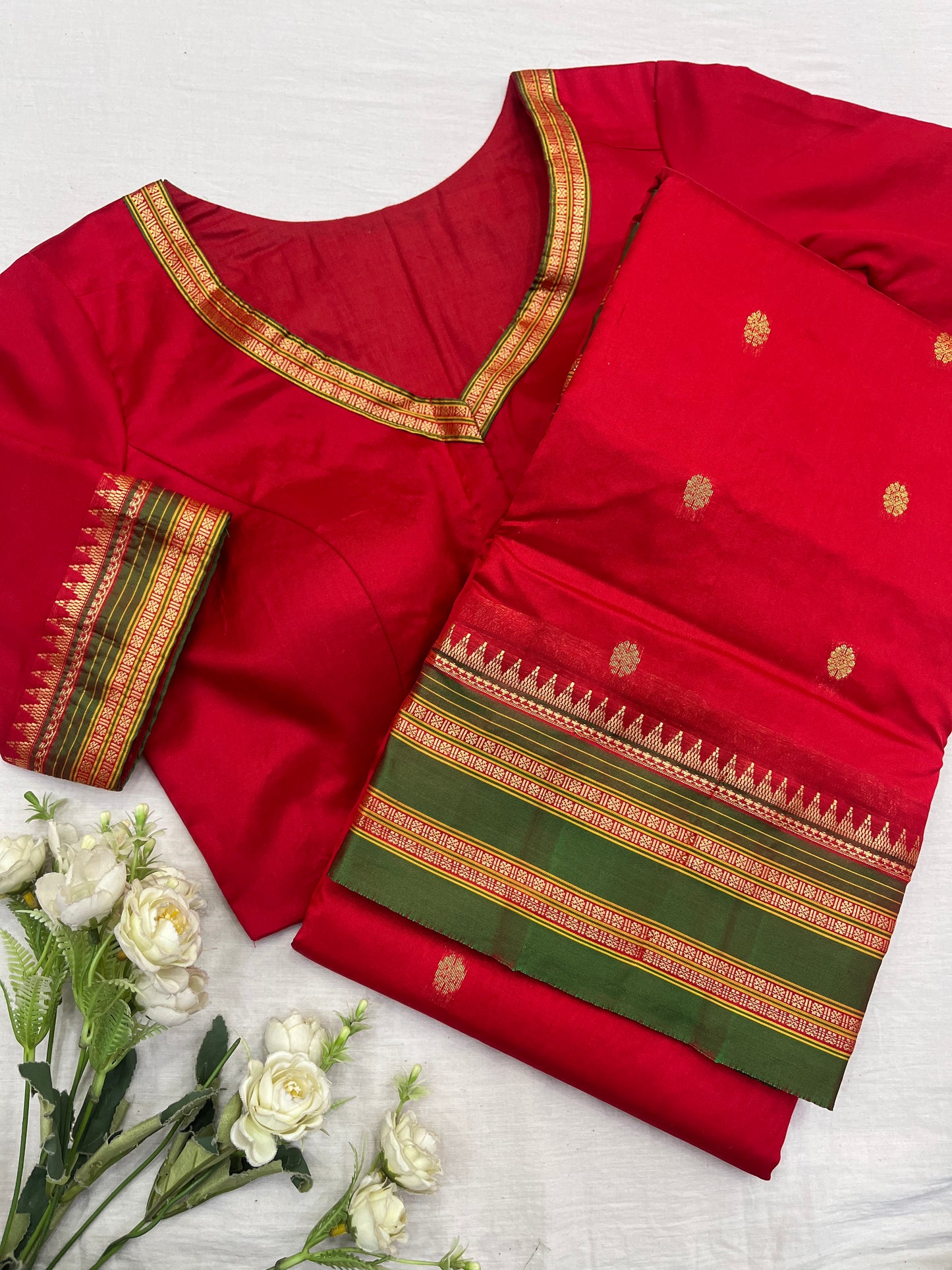 Red Narayanpet Silk Saree Blouse Set