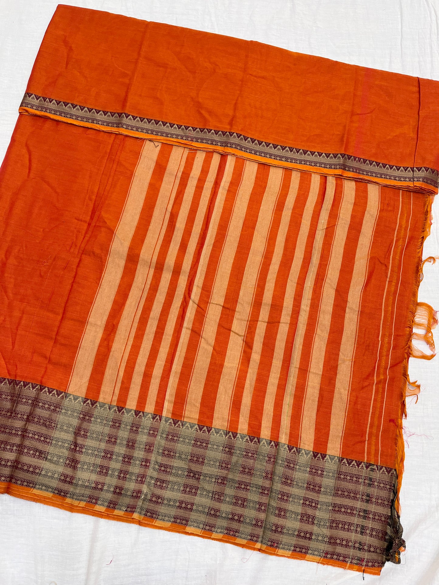 Narayanpet Chakri Border Cotton Saree 04