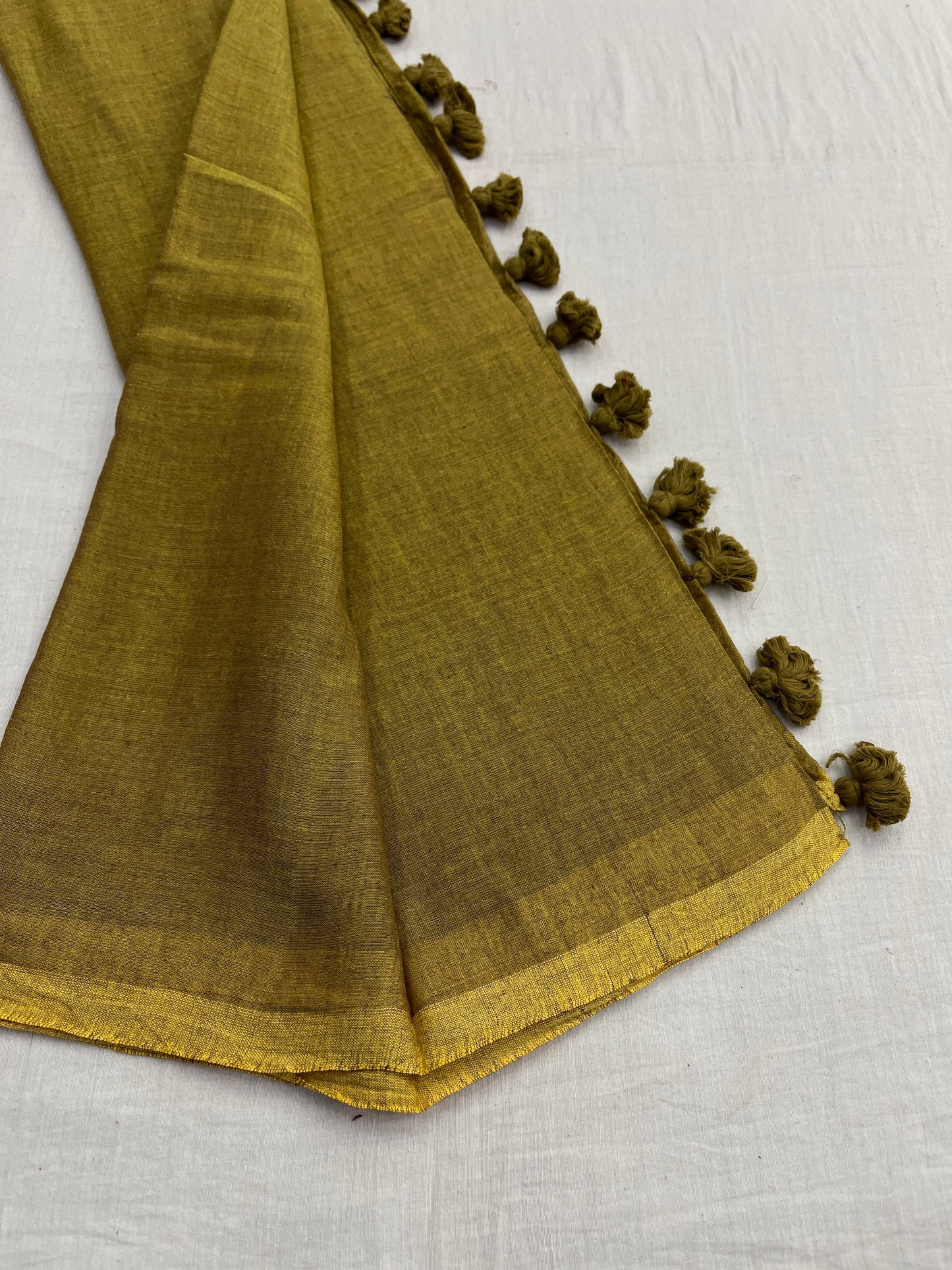 Khakee Mulmul Plain Saree