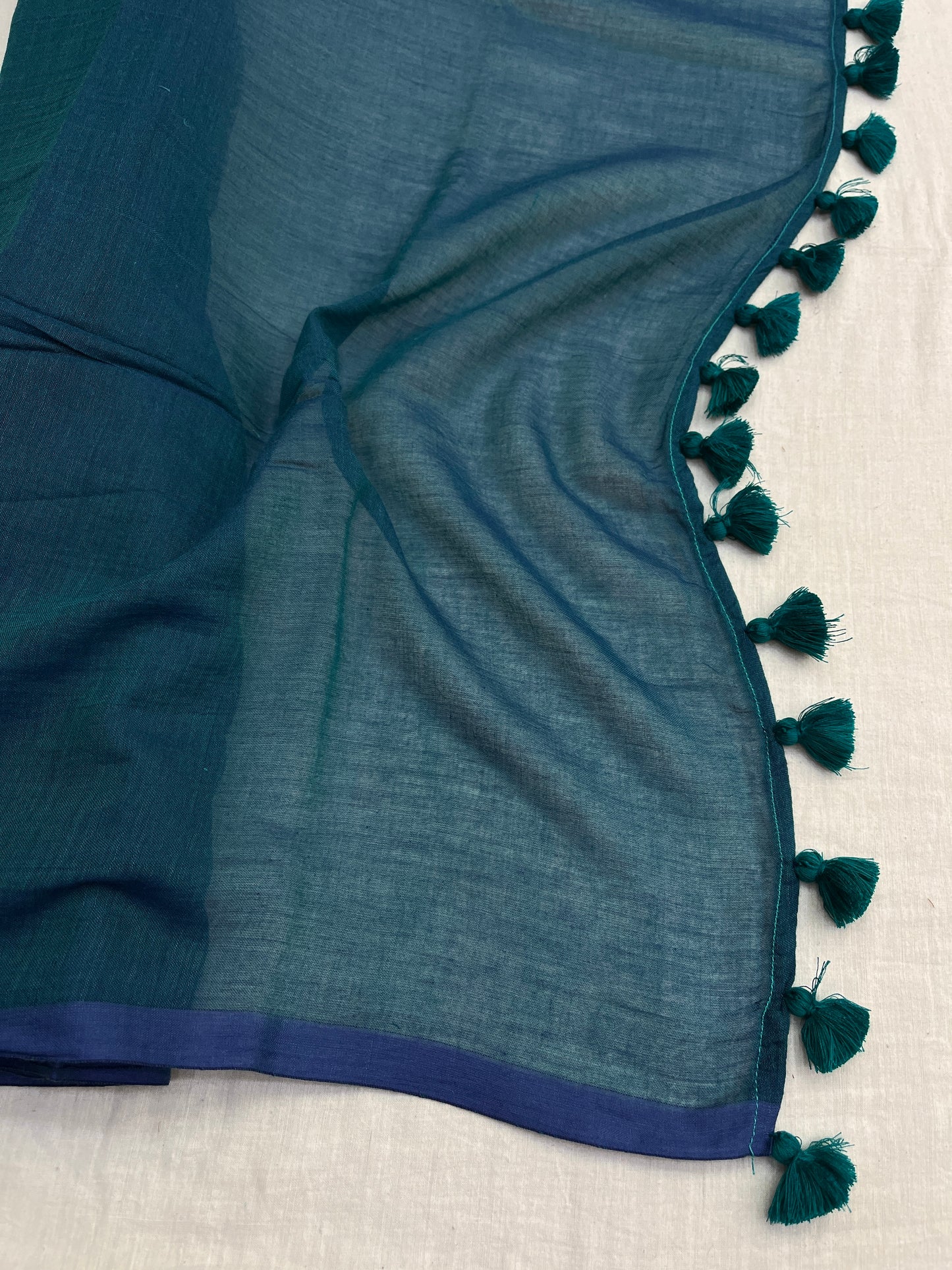 Mayur-Pankh Mulmul Plain Saree