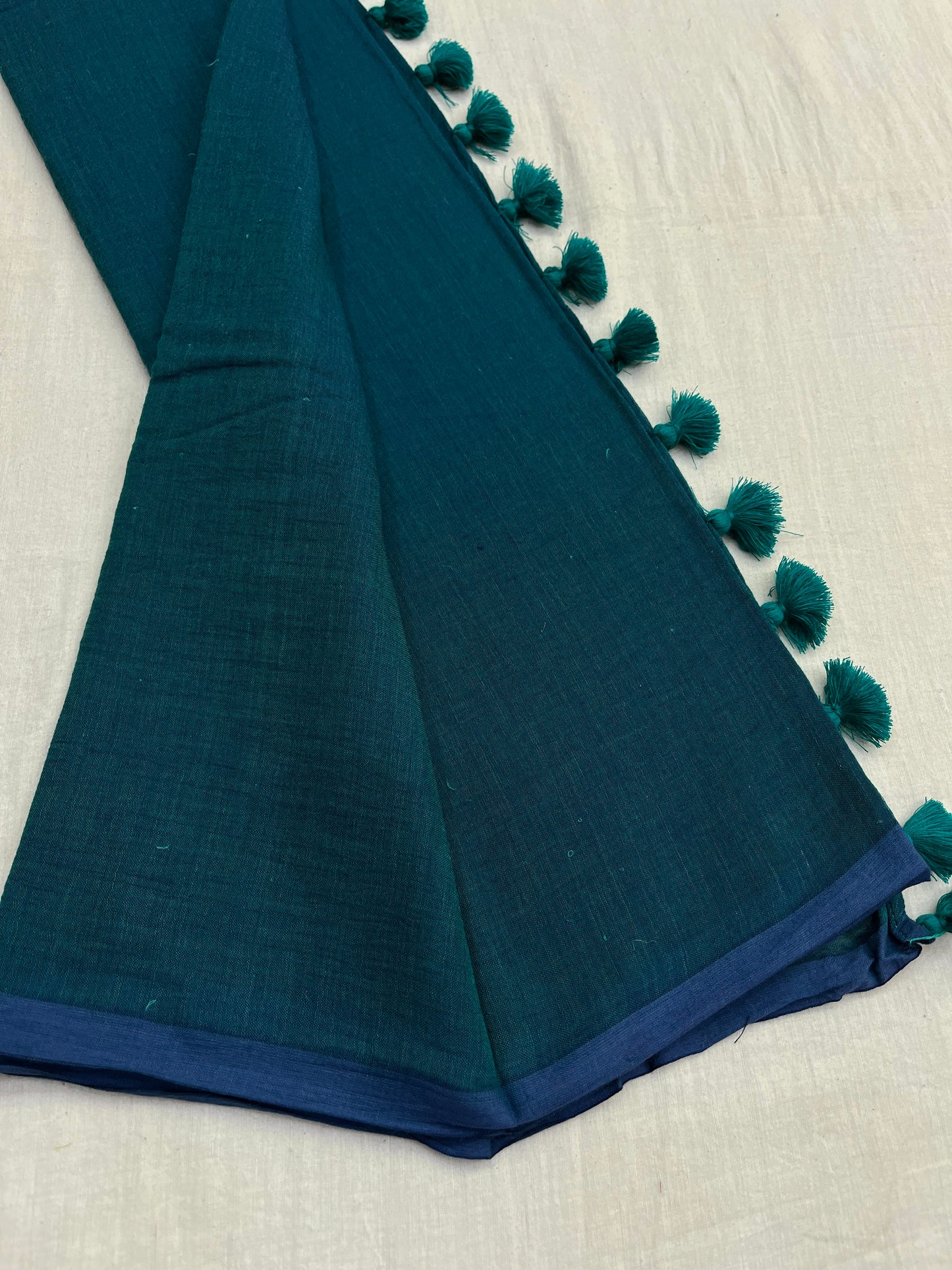 Mayur-Pankh Mulmul Plain Saree