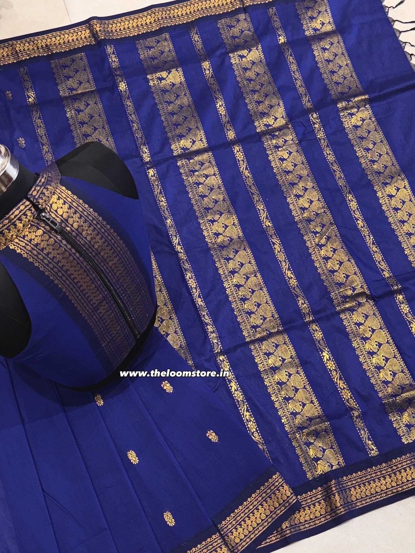 Blue Gadwal Cotton Saree Blouse Set