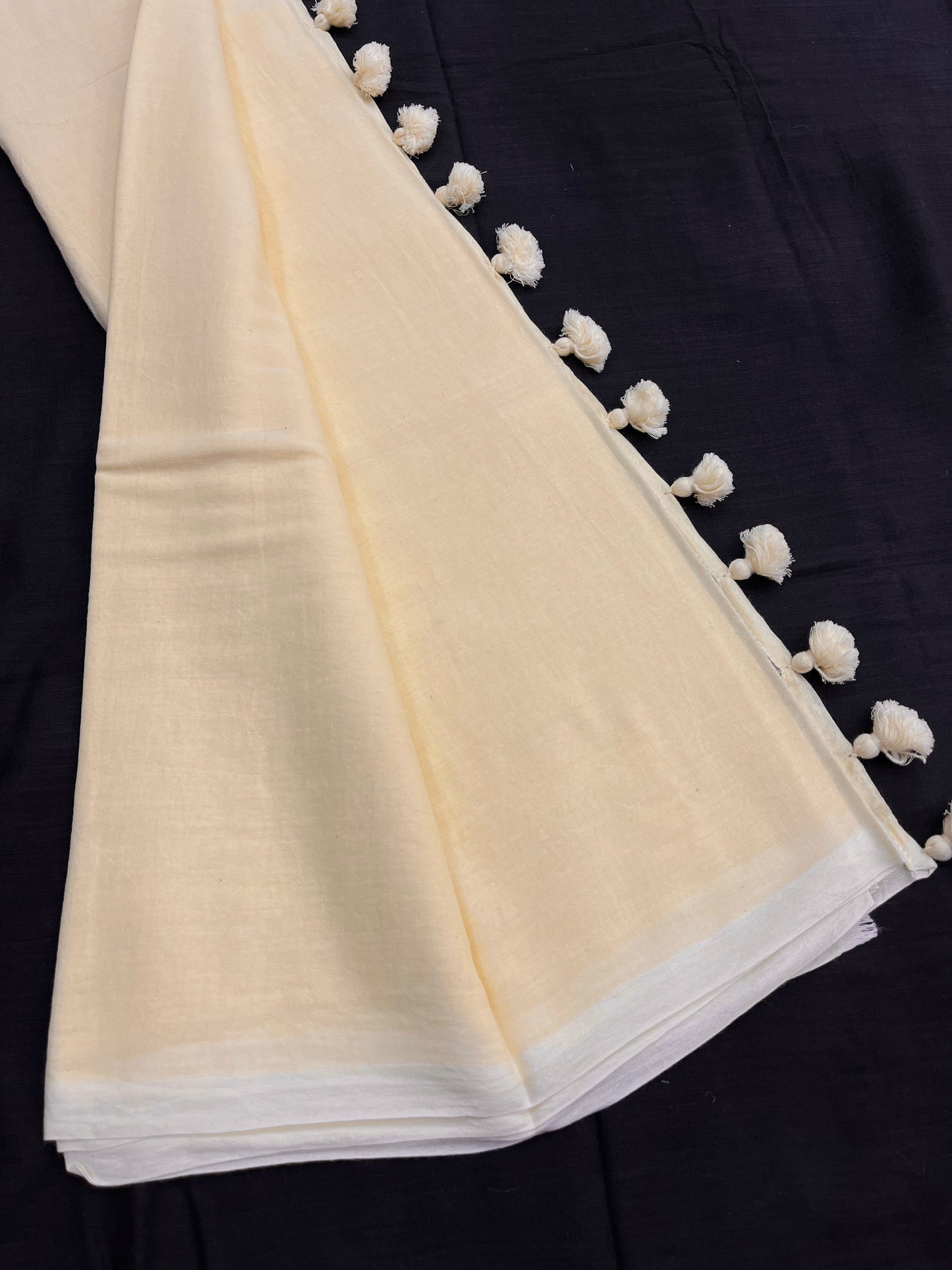 Creamy Cream Mulmul Plain Saree