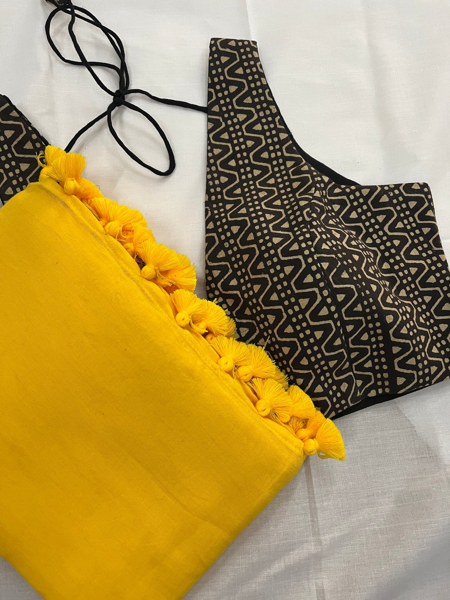 Yellow Mulmul & Sand Dune Saree Blouse Combo Set