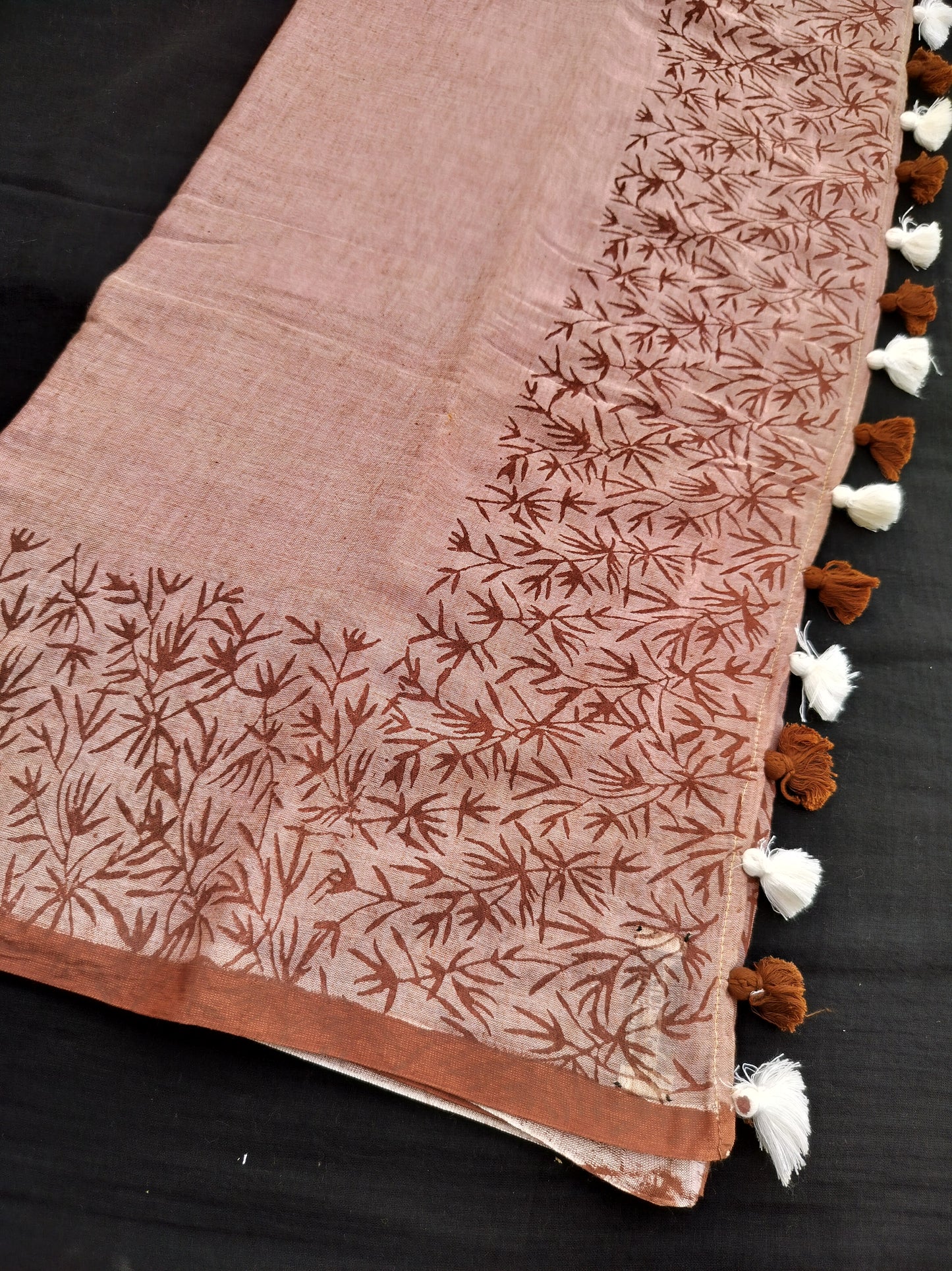 Cinnamon Leaf Print Mulmul Saree