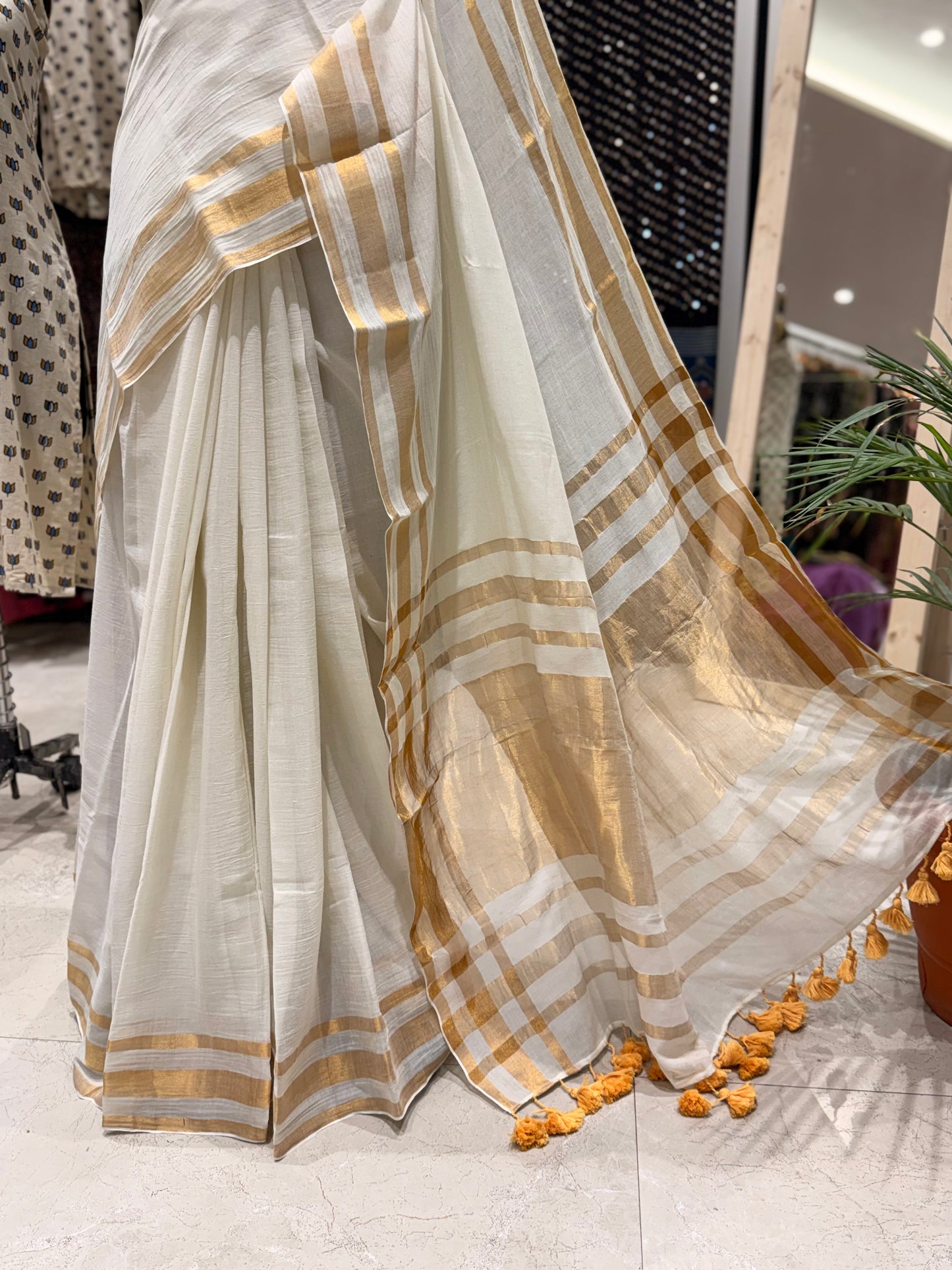 Pookkalam Onam Saree Blouse Combo Set