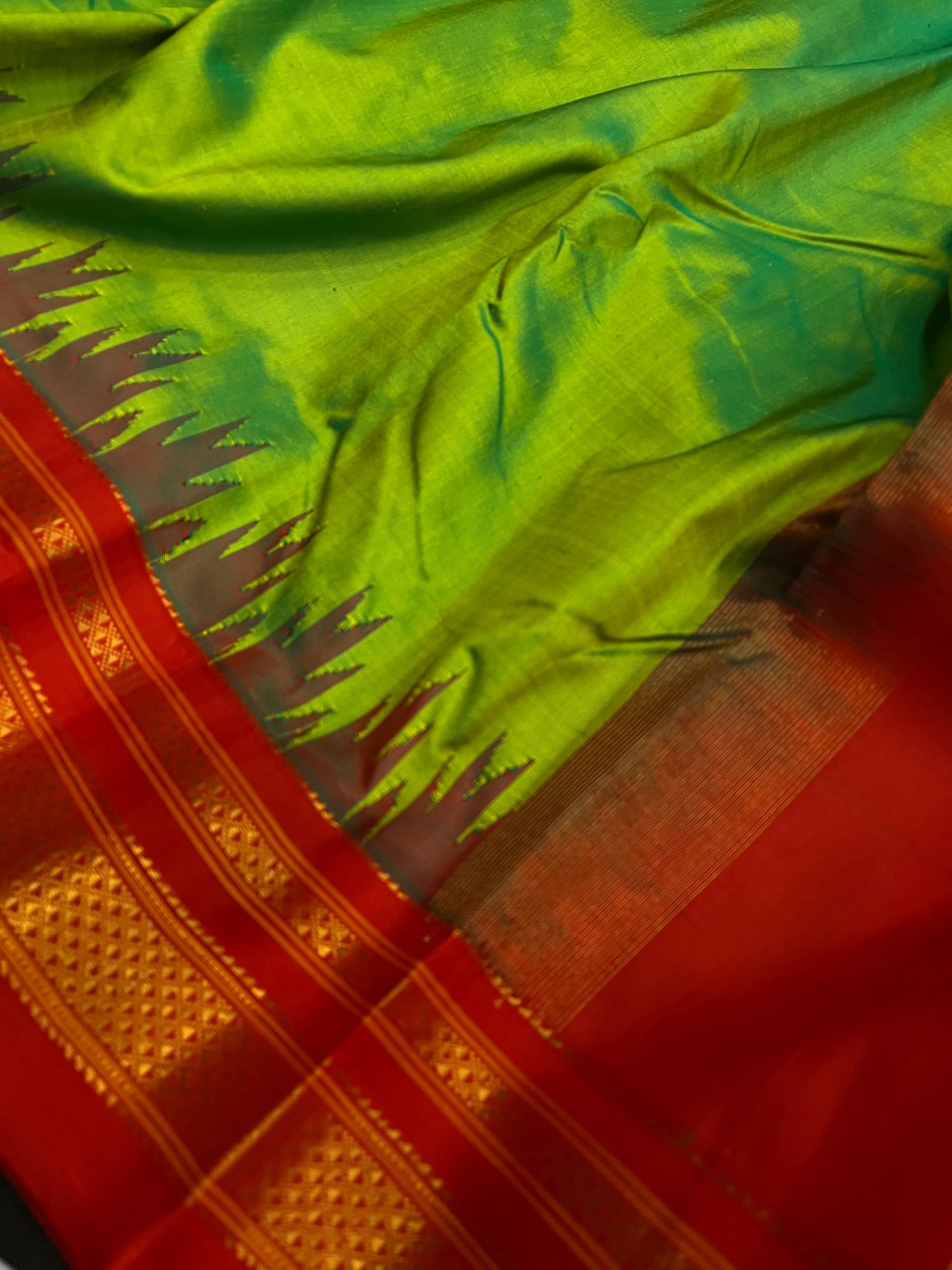 Sneha Green Red Big Temple Ilkal Silk Saree