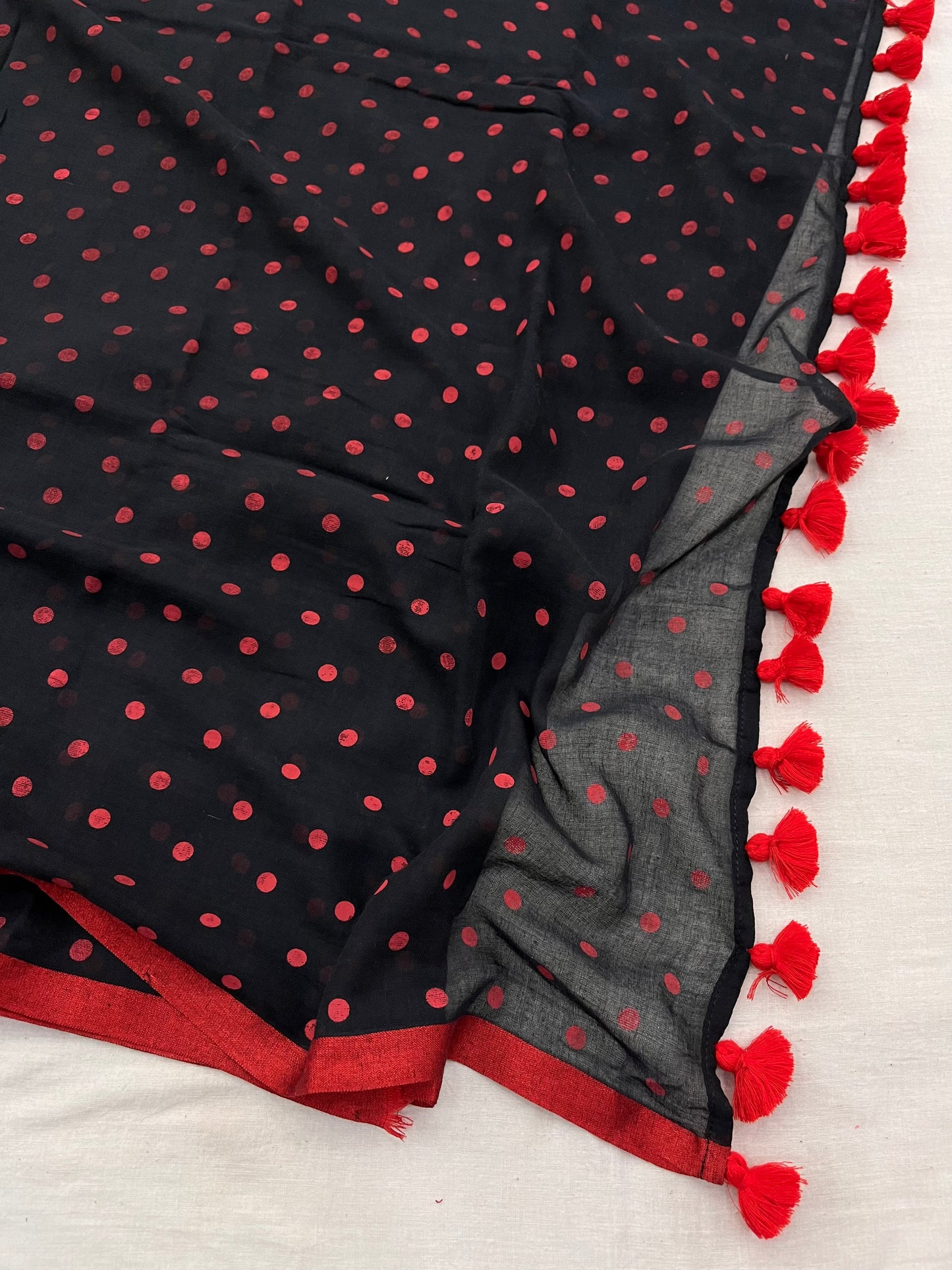 Black Red Dotted Mulmul Saree