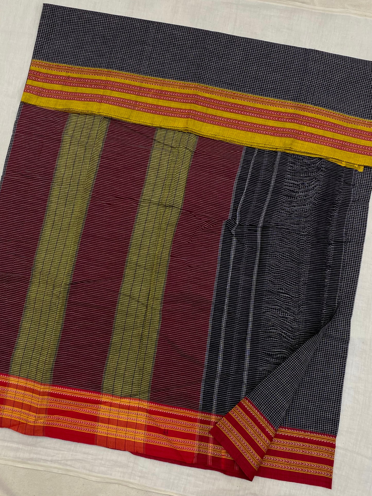 Red-Yellow With Black Gomi Teni Border Patteda Anchu Saree