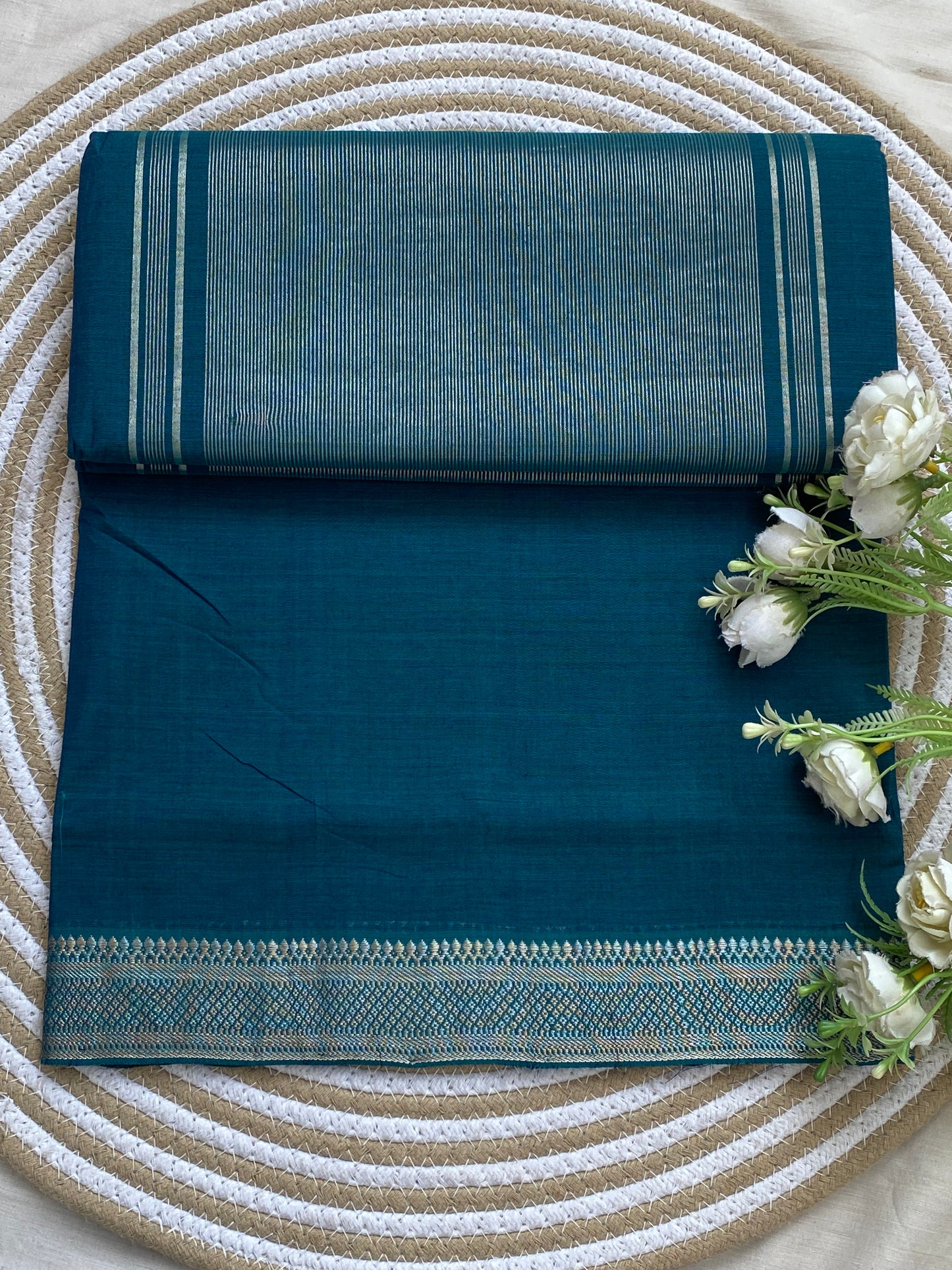 Nizam Silver Border Mangalgiri Saree 02