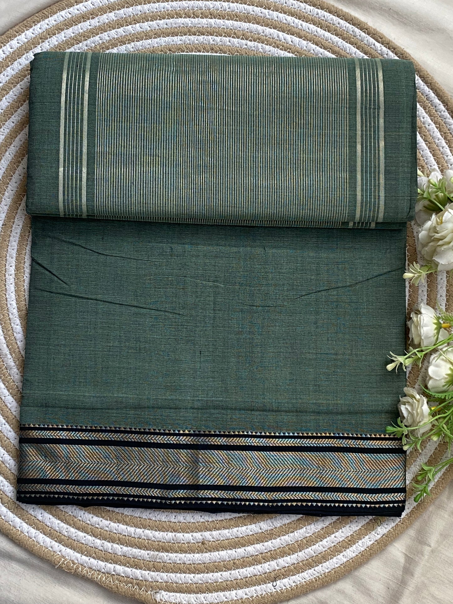 Silver Border Mangalgiri Cotton Saree 05