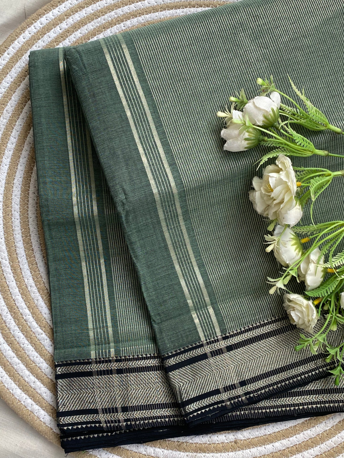 Silver Border Mangalgiri Cotton Saree 05